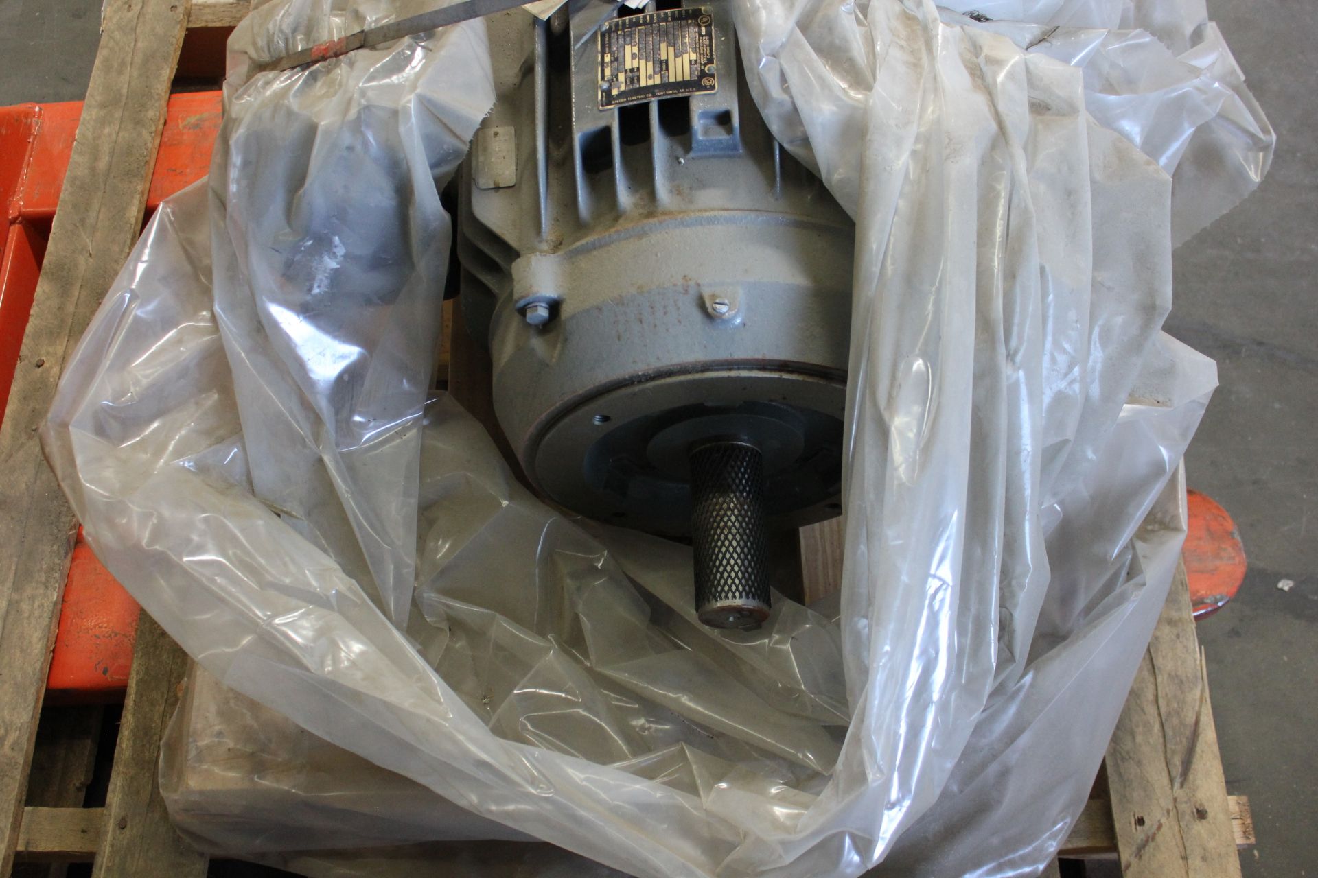 BALDOR 30HP INDUSTRIAL MOTOR - Image 3 of 9