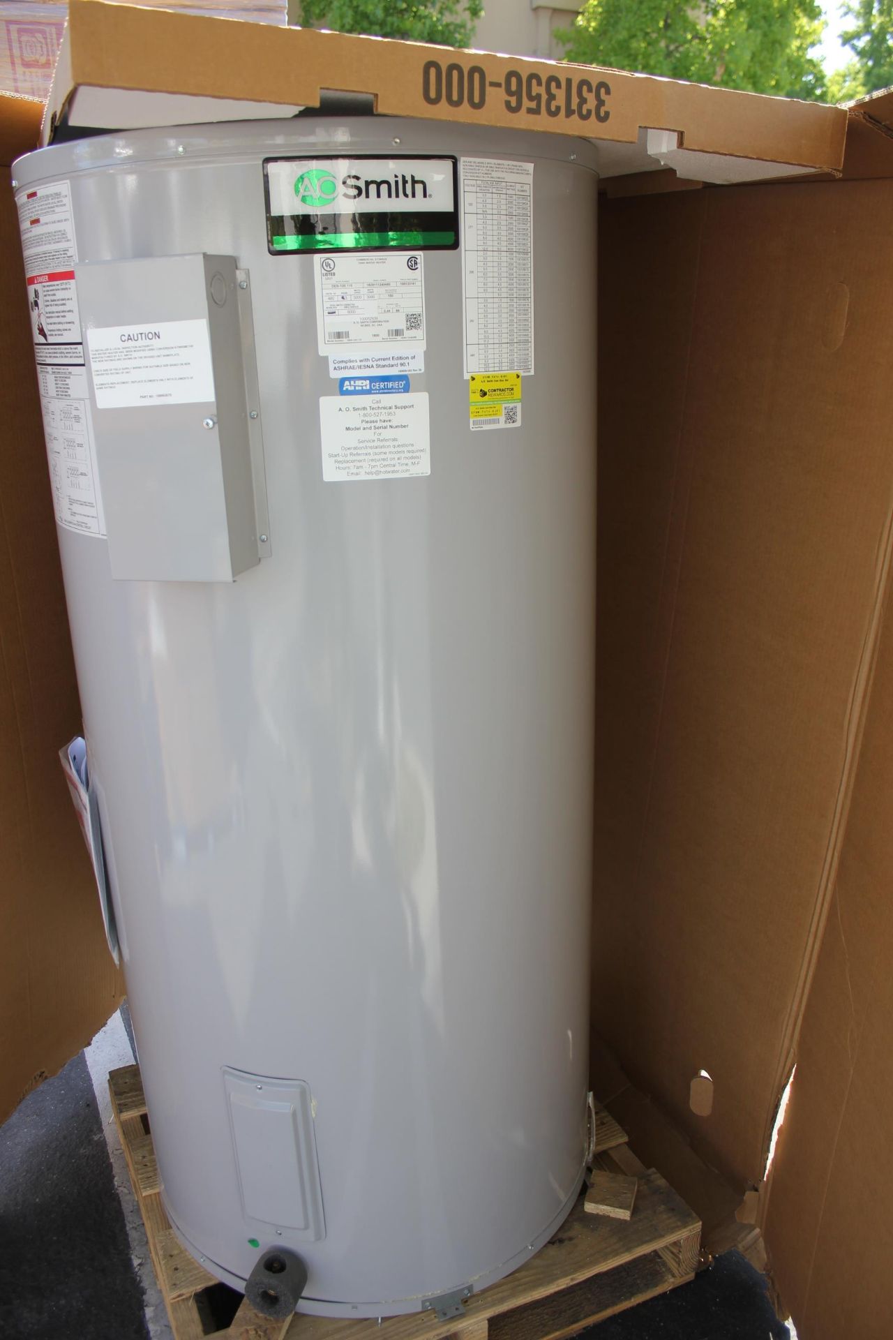 NEW AO SMITH COMMERCIAL WATER HEATER - Image 5 of 7