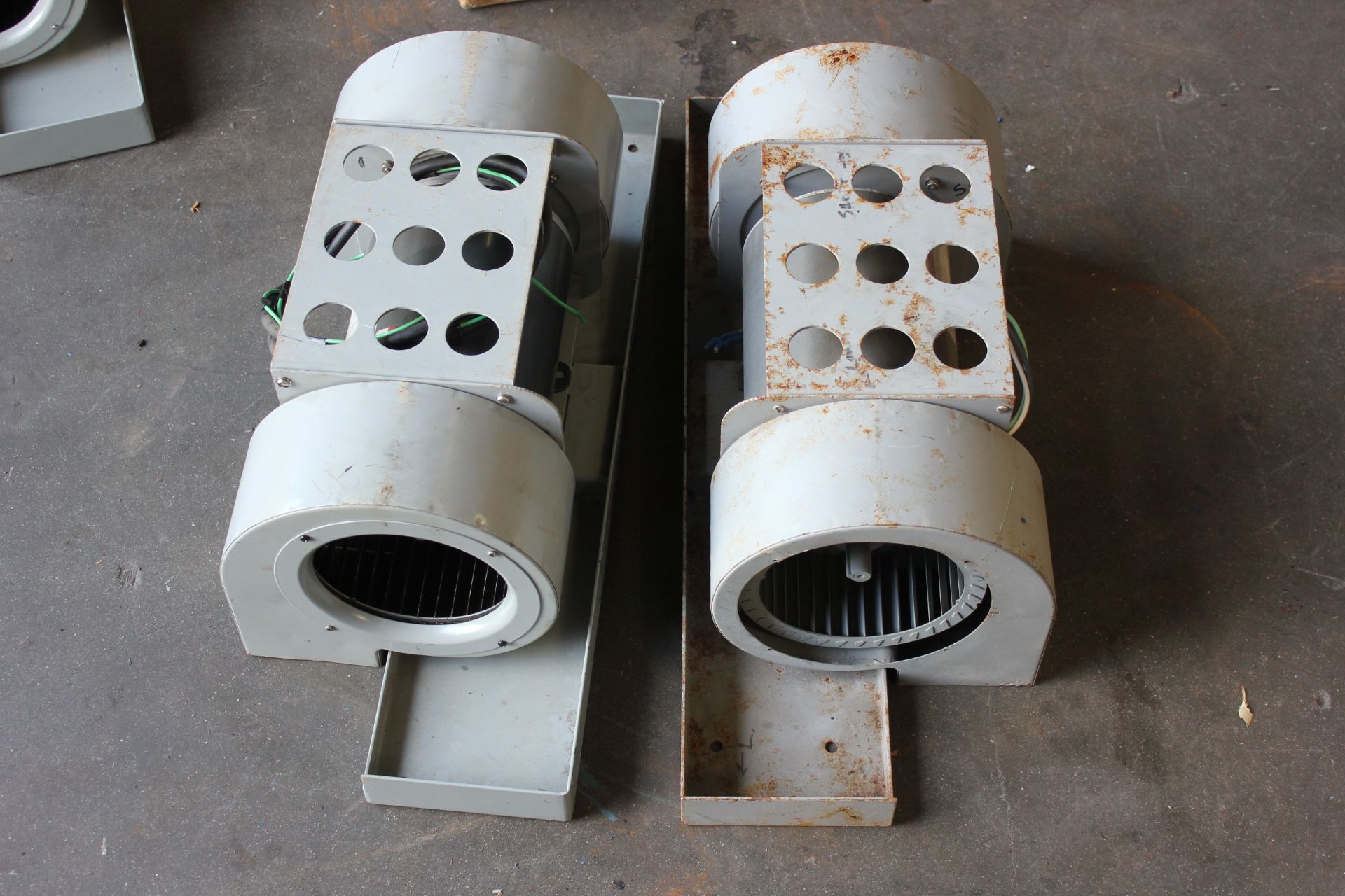 LOT OF 2 INDUSTRIAL BLOWERS WITH MOTORS