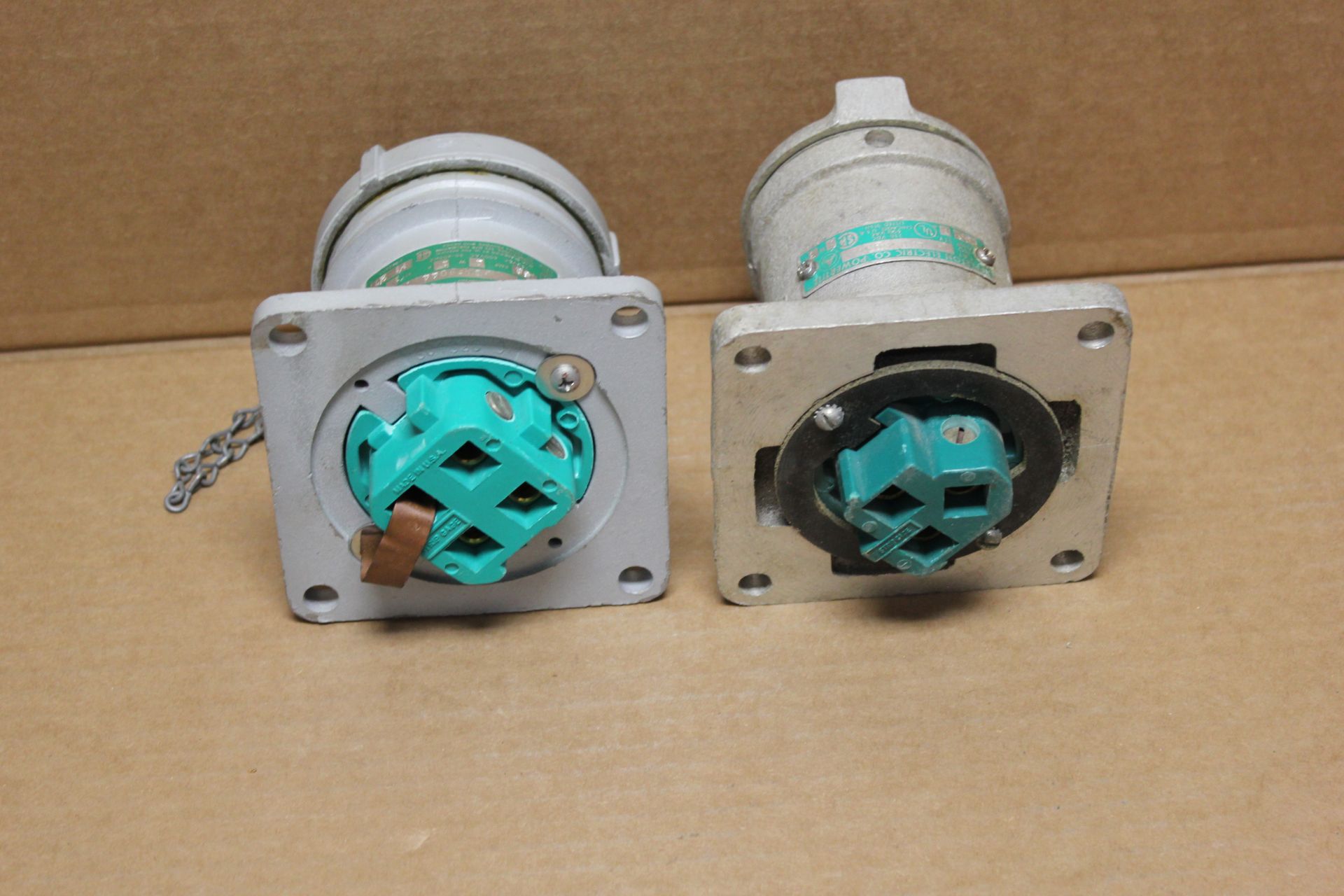 LOT OF 2 APPLETON POWERTITE RECEPTACLES - Image 4 of 4