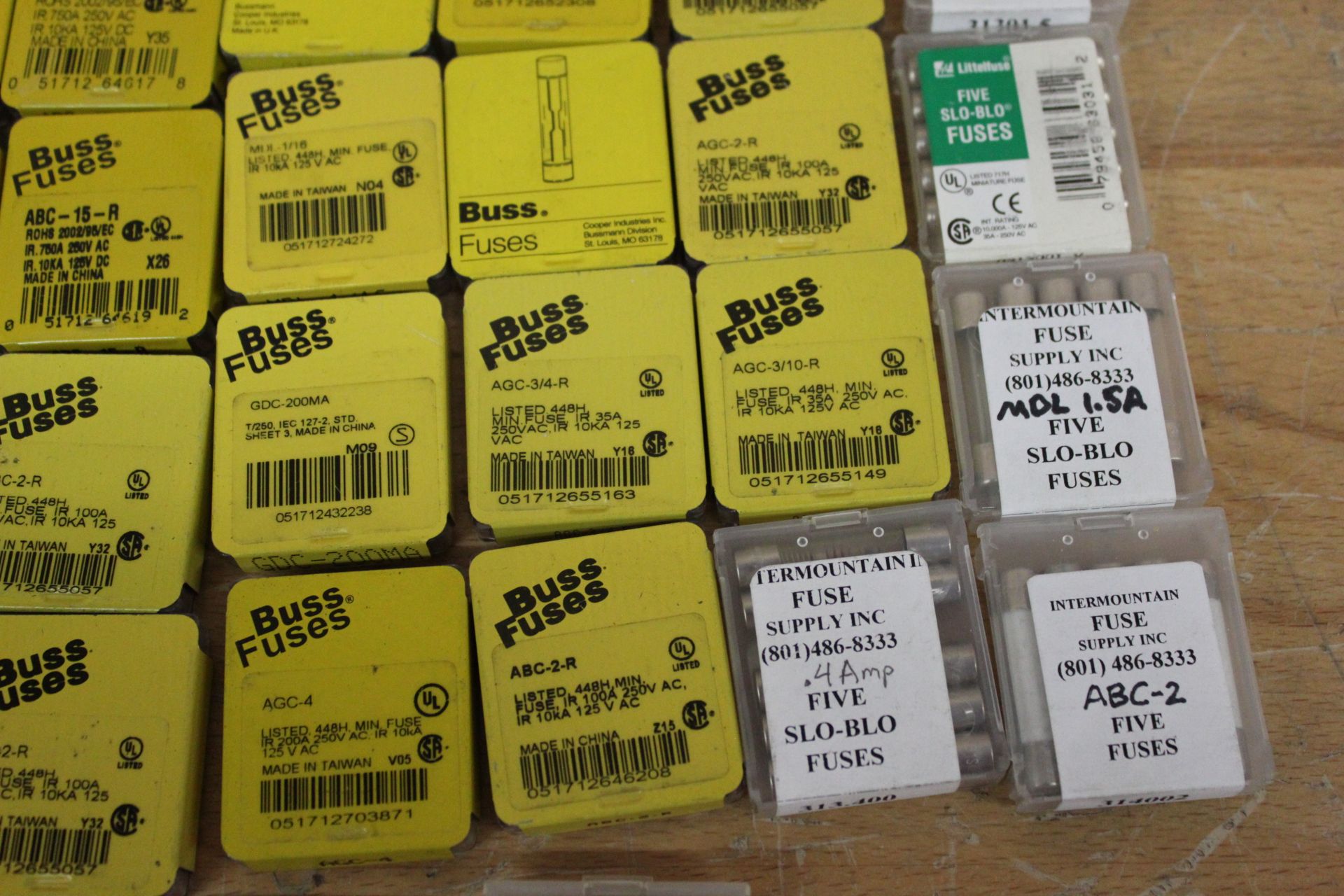 LOT OF 180 VARIOUS NEW FUSES - Image 4 of 6