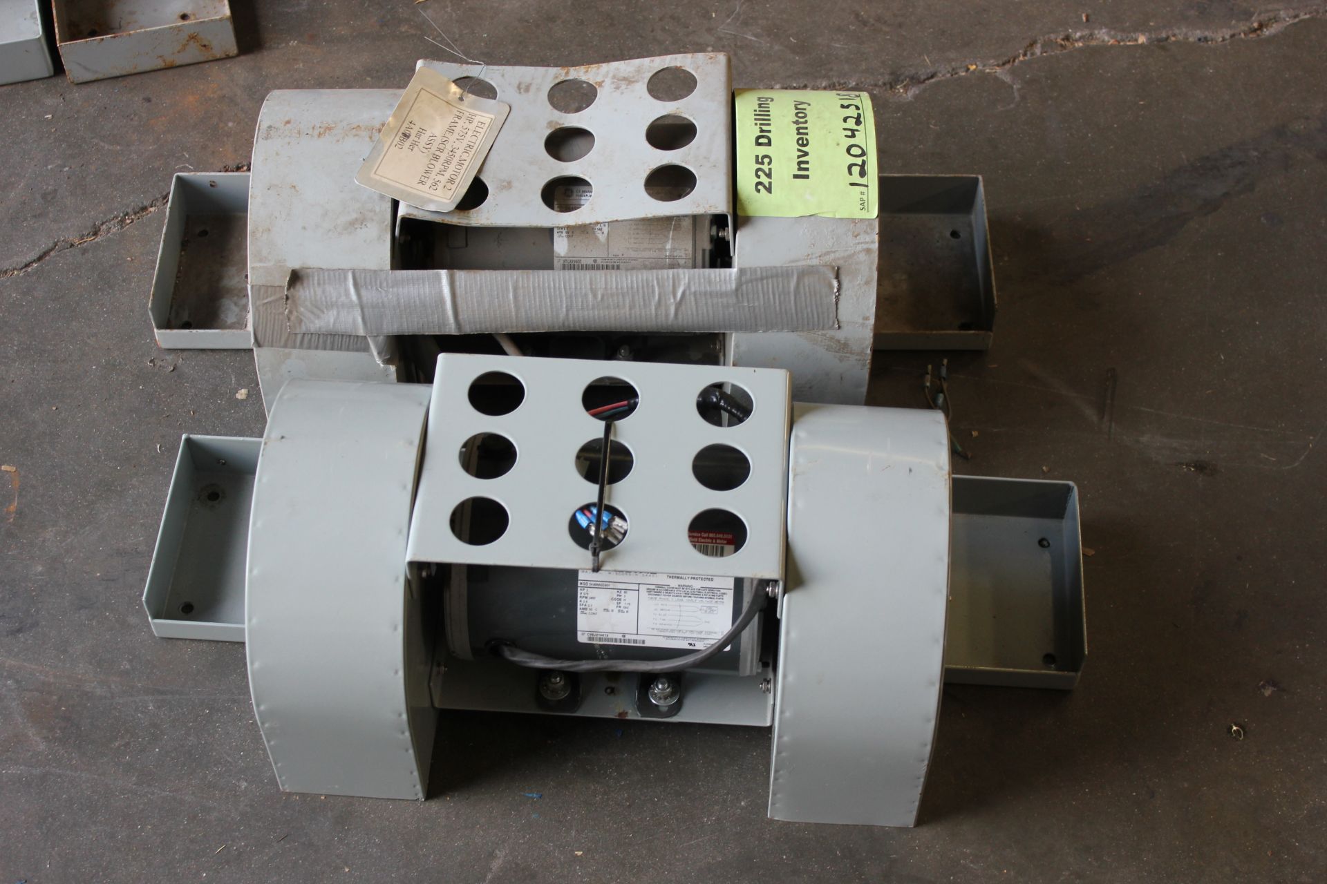 LOT OF 2 INDUSTRIAL BLOWERS WITH MOTORS