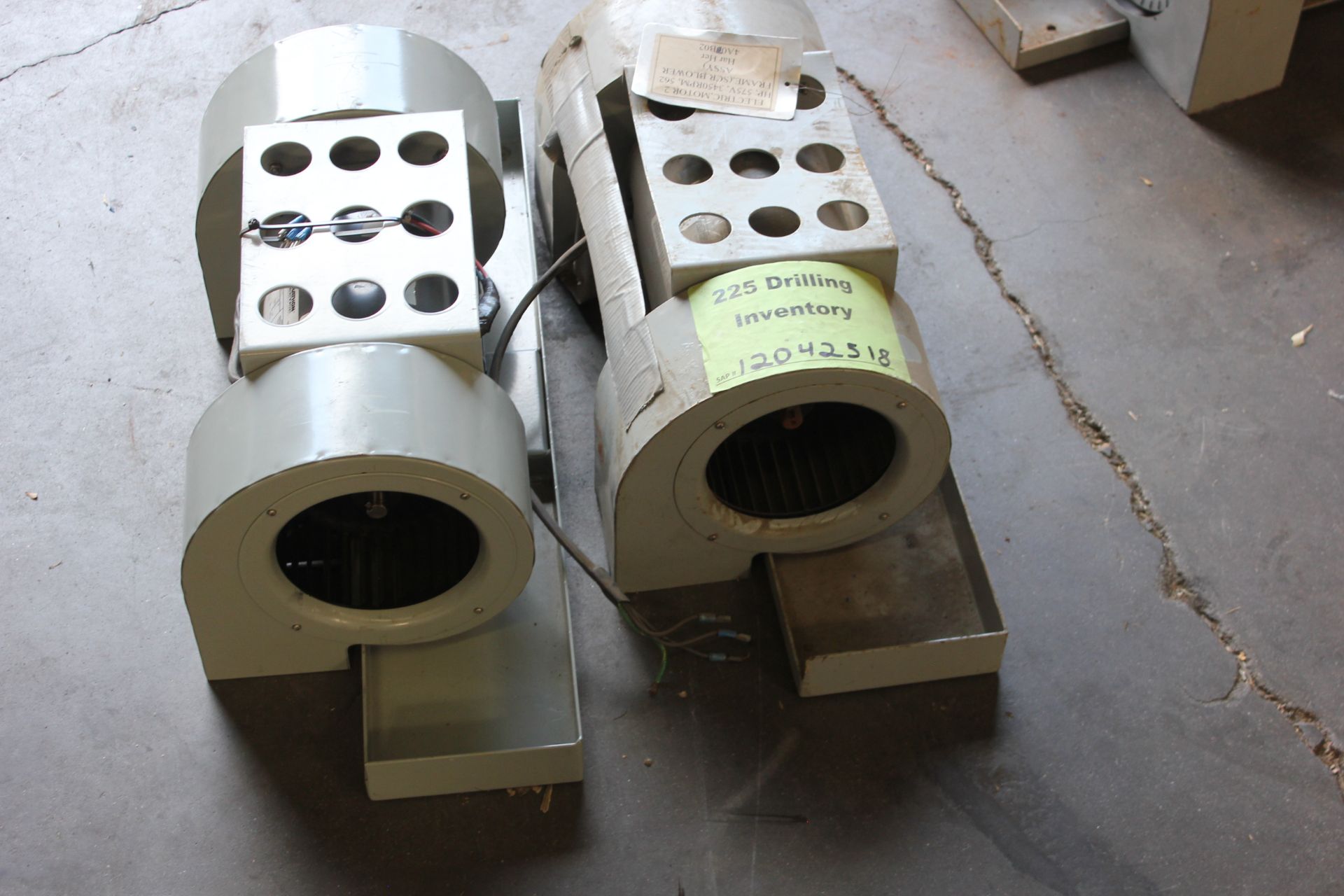 LOT OF 2 INDUSTRIAL BLOWERS WITH MOTORS - Image 2 of 6