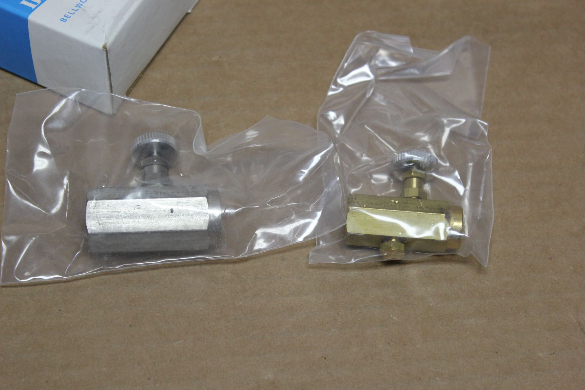 LOT OF 2 NEW DELTROL NEEDLE VALVES - Image 3 of 5