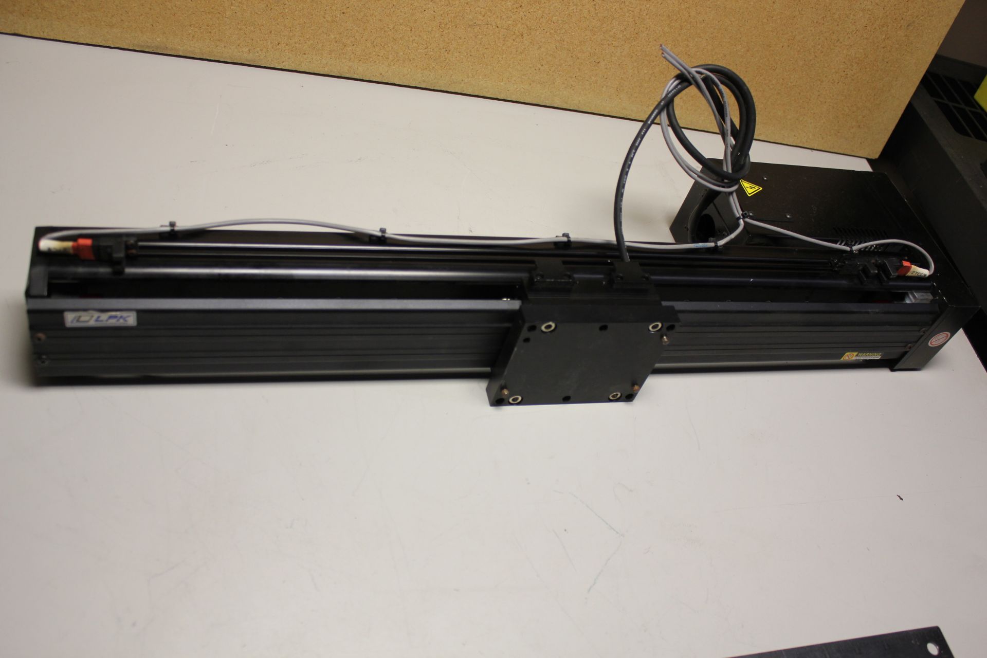 LPK LINEAR STAGE & OMRON SERVO MOTOR - Image 6 of 8