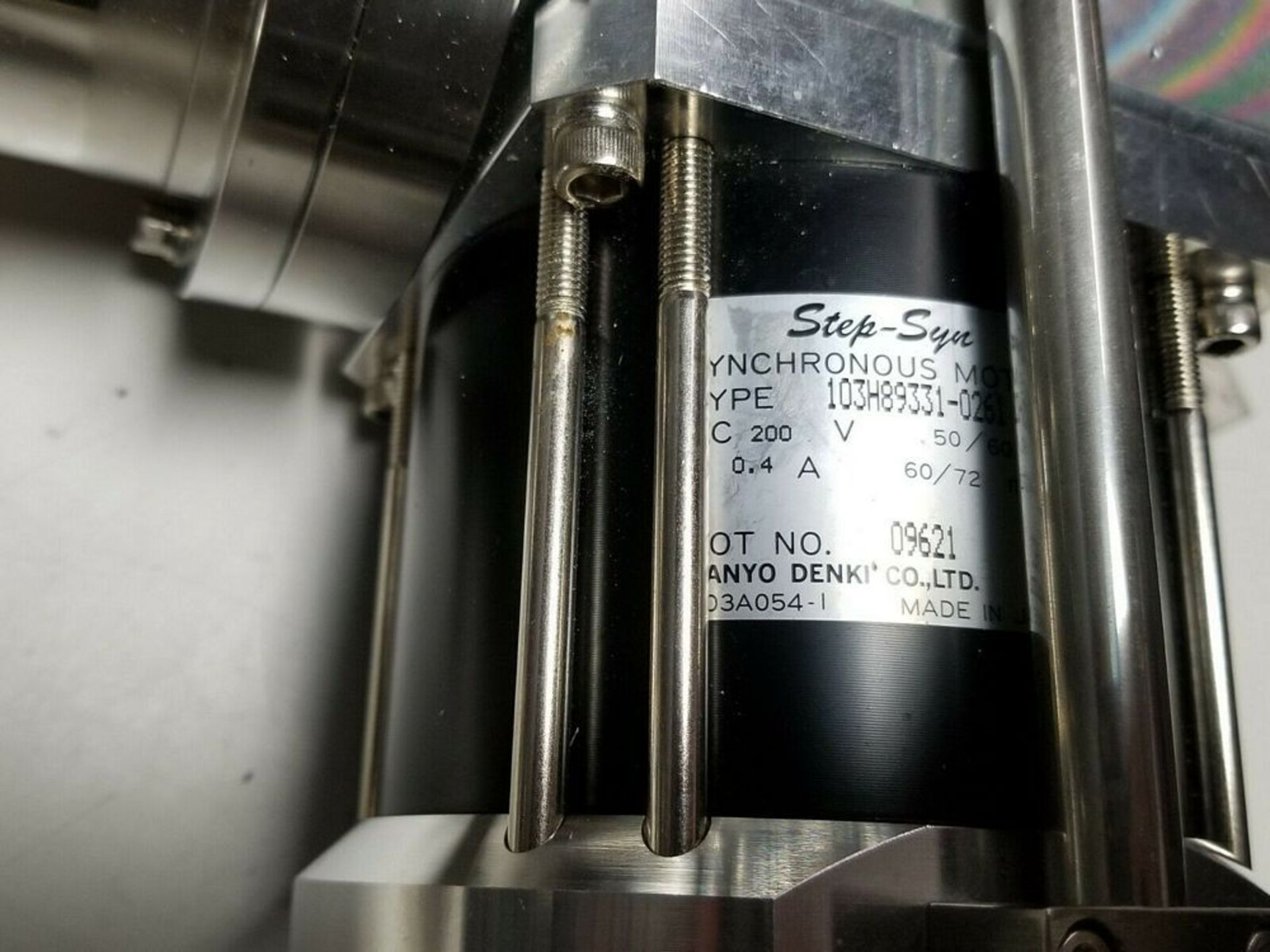 Cryo Pump With Sumitomo Cryogenic Refrigerator Cold Head - Image 6 of 11