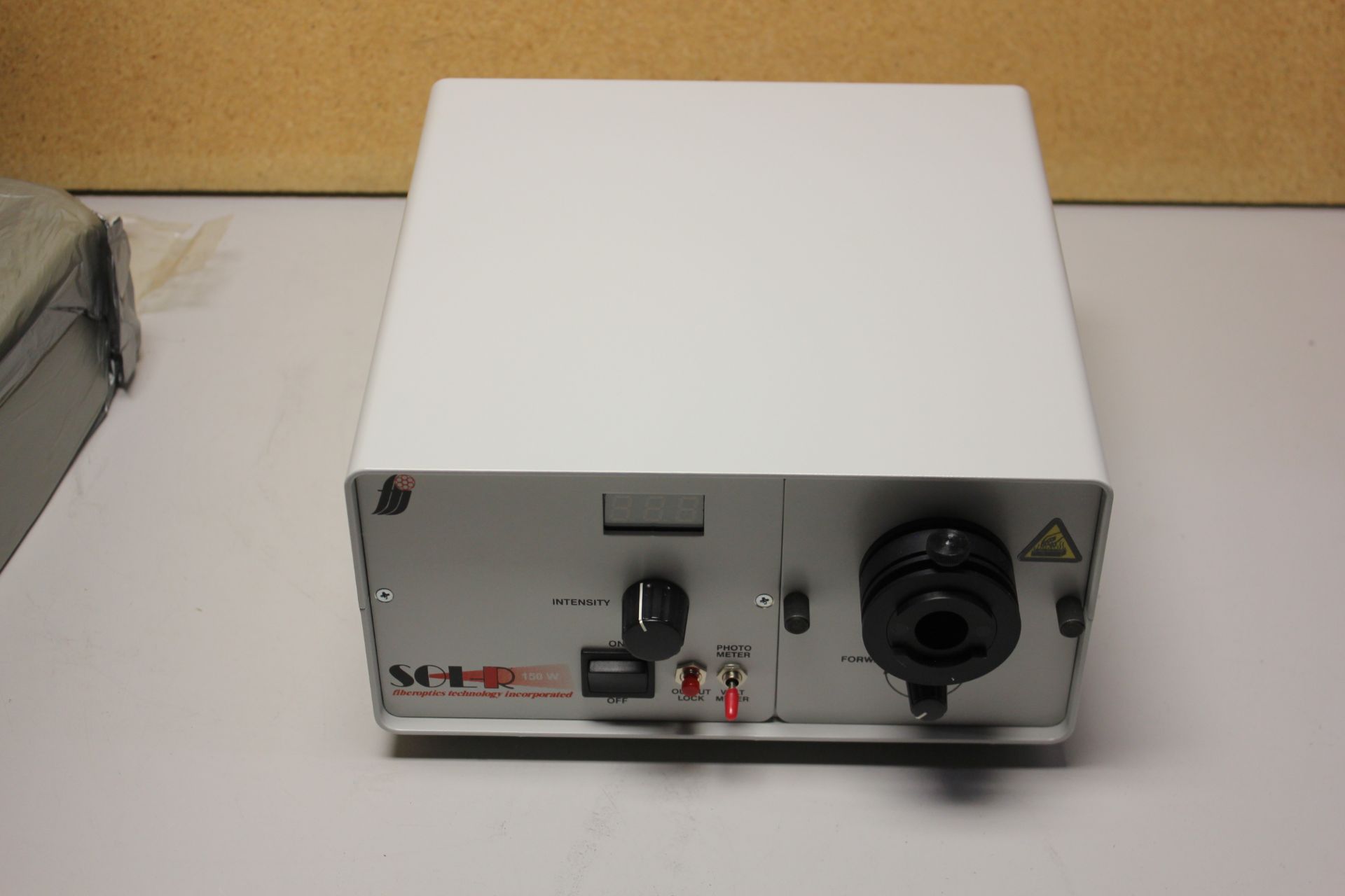 NEW FTI FIBER OPTIC ILLUMINATOR - Image 5 of 11