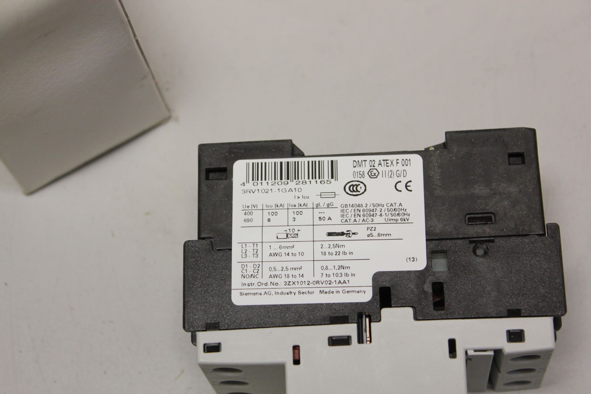 NEW SIEMENS CIRCUIT BREAKER - Image 5 of 5