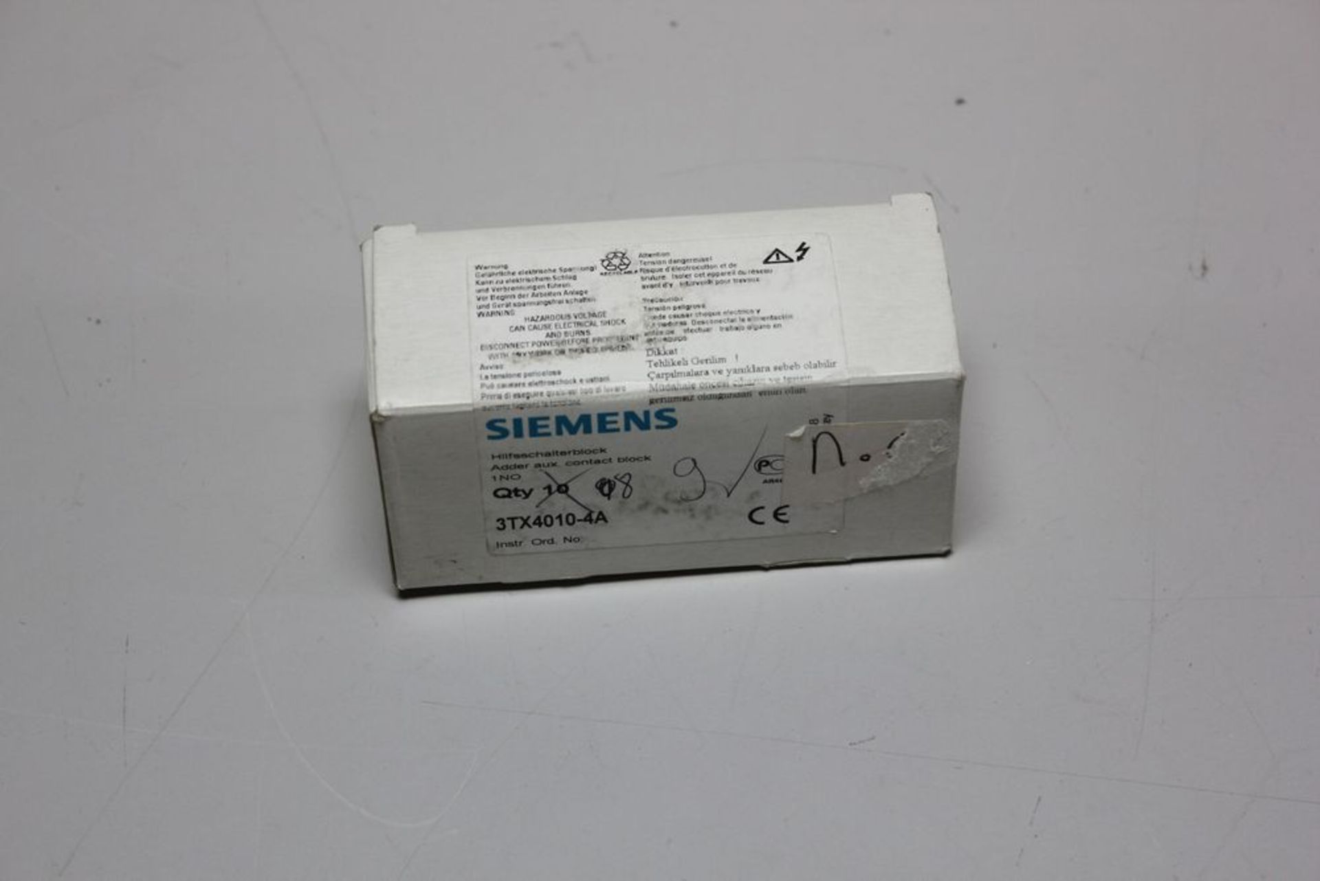 LOT OF NEW SIEMENS AUXILIARY CONTACT BLOCKS