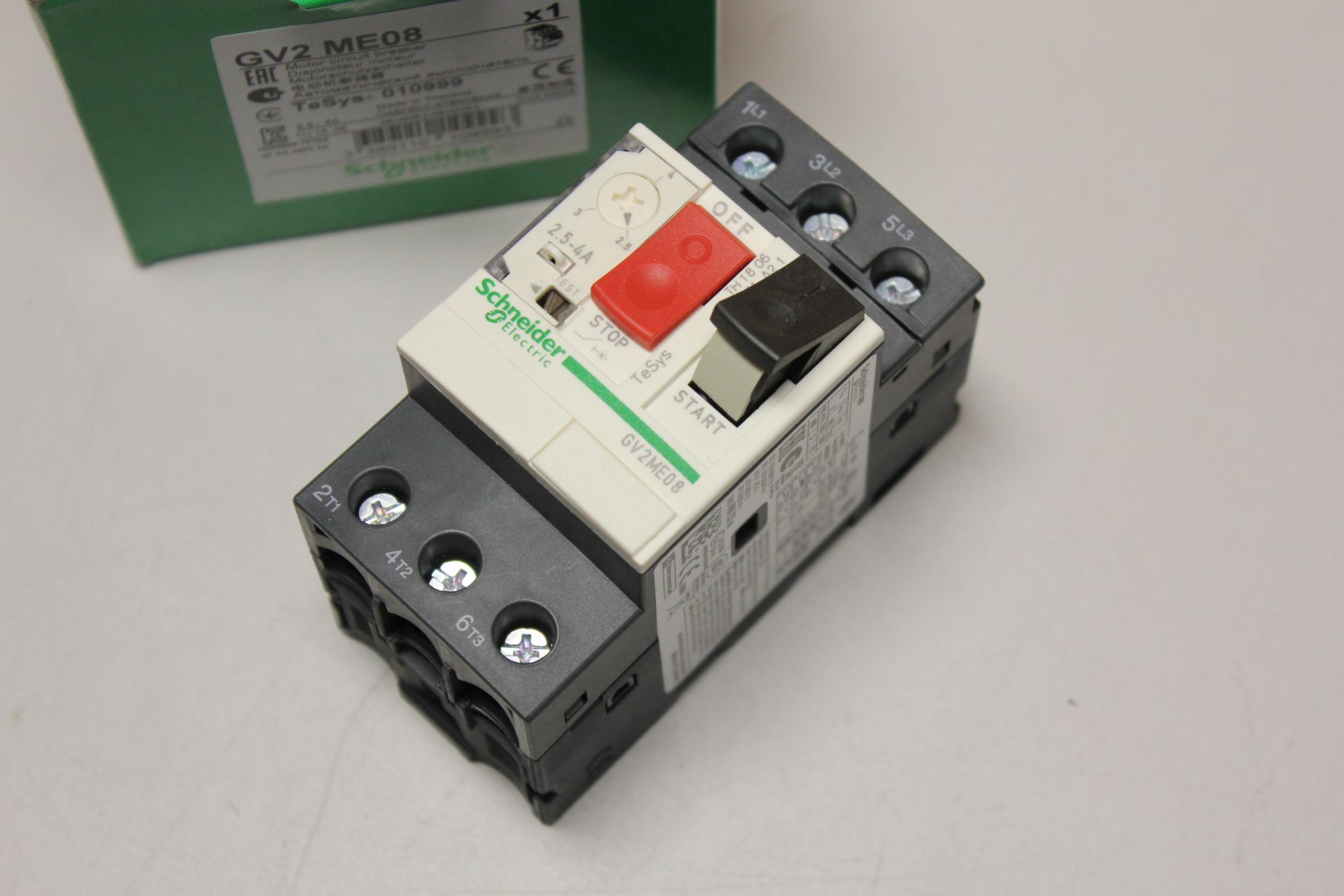 NEW SCHNEIDER MOTOR CIRCUIT BREAKER - Image 3 of 3