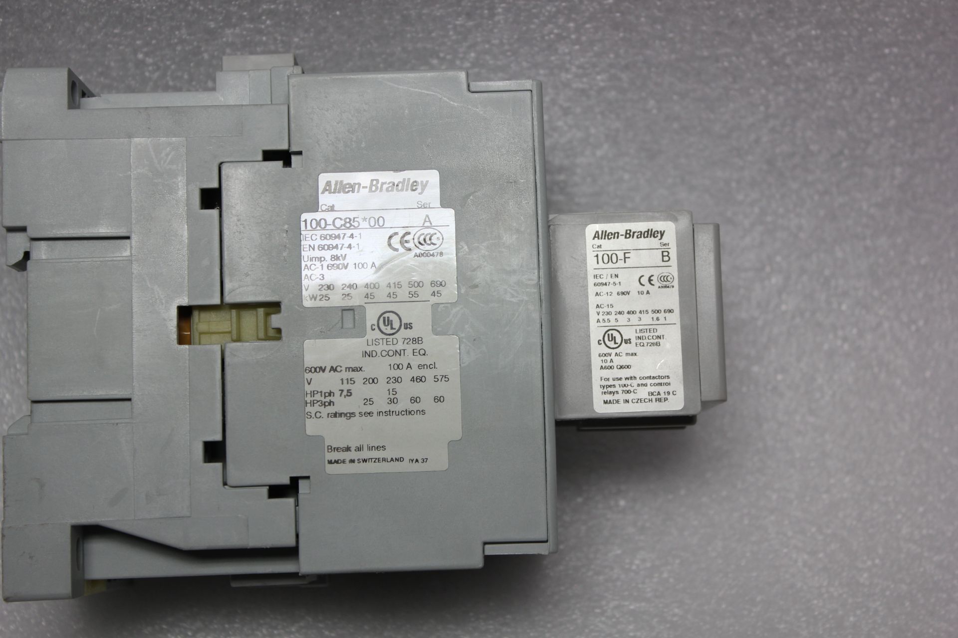 ALLEN BRADLEY C85 CONTACTOR WITH AUX CONTACT BLOCK - Image 4 of 4