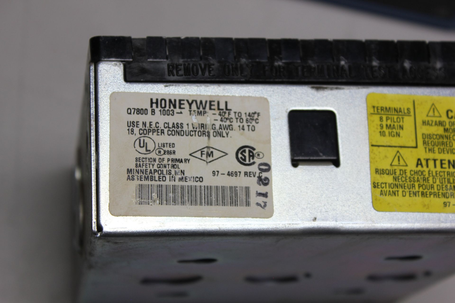 HONEYWELL BURNER CONTROL WITH FLAME AMPLIFIER - Image 9 of 9