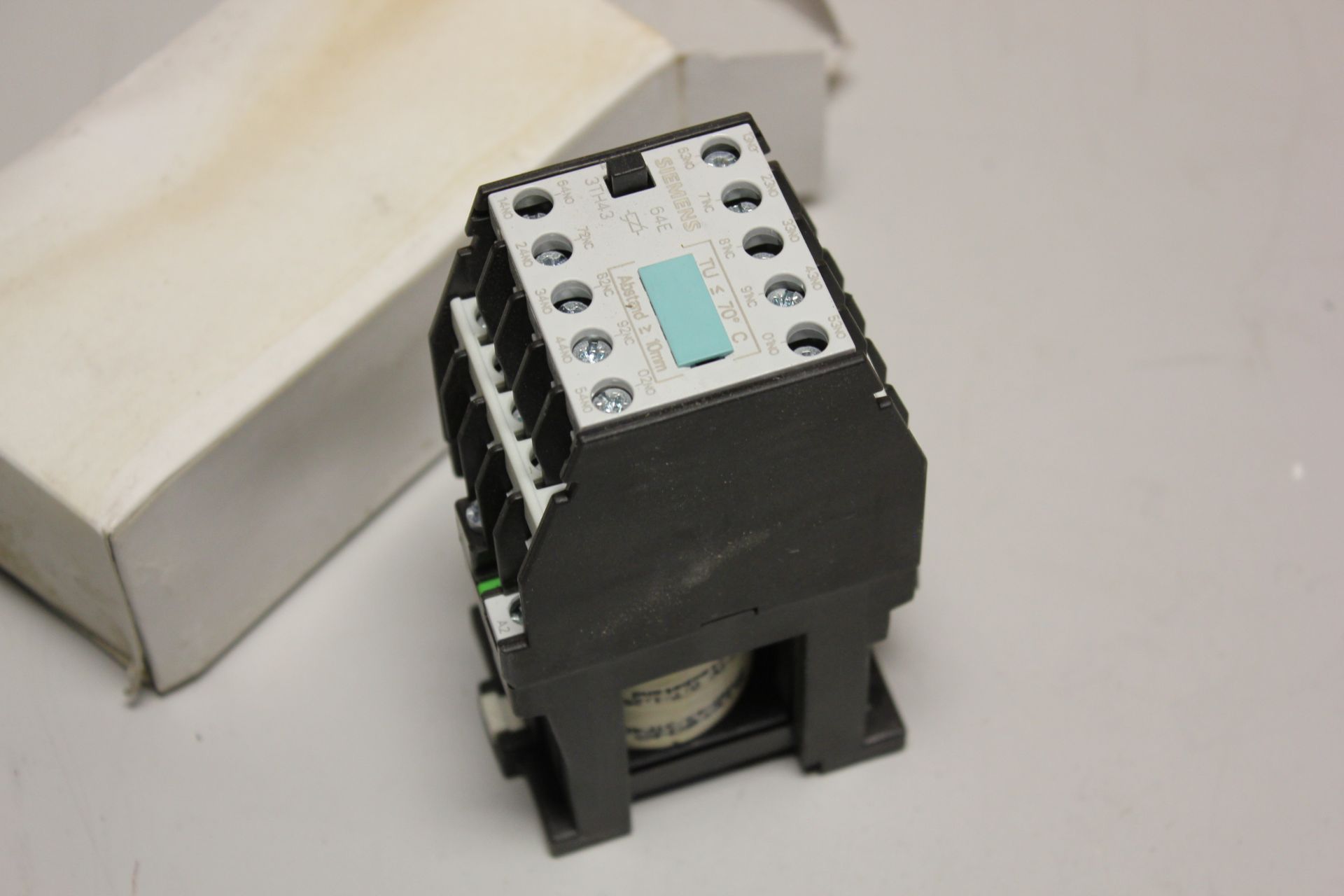 NEW SIEMENS CONTACTOR RELAY - Image 3 of 6