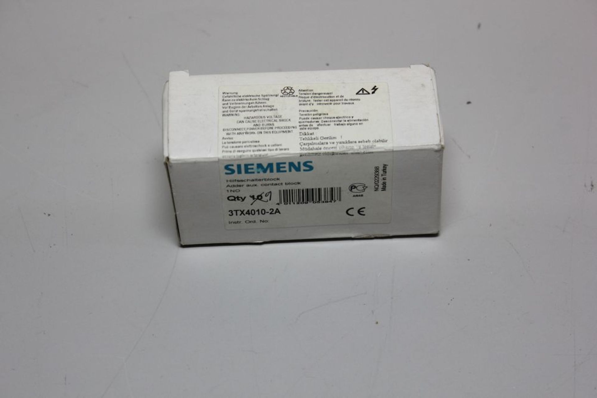 LOT OF NEW SIEMENS AUXILIARY CONTACT BLOCKS