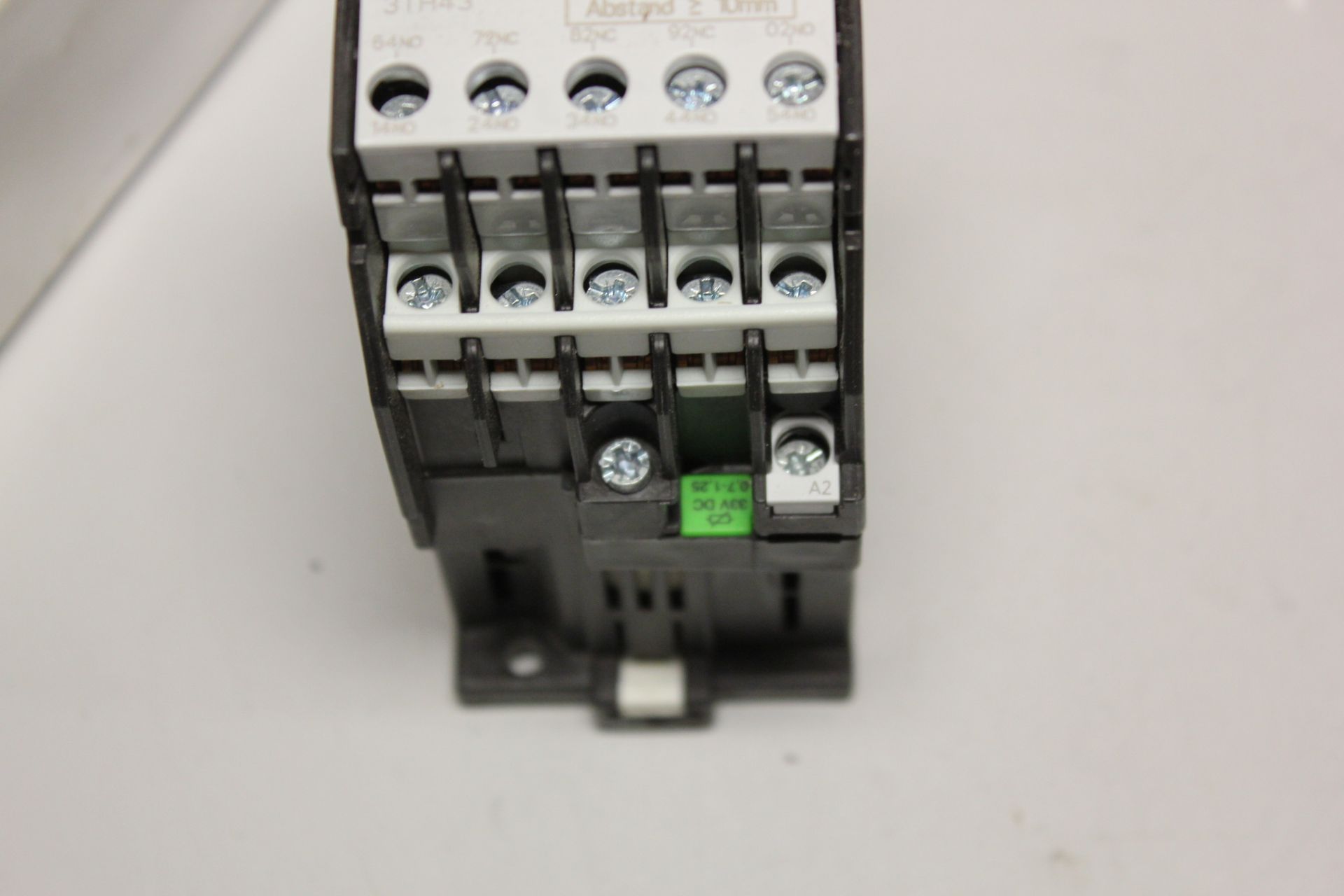 NEW SIEMENS CONTACTOR RELAY - Image 4 of 6