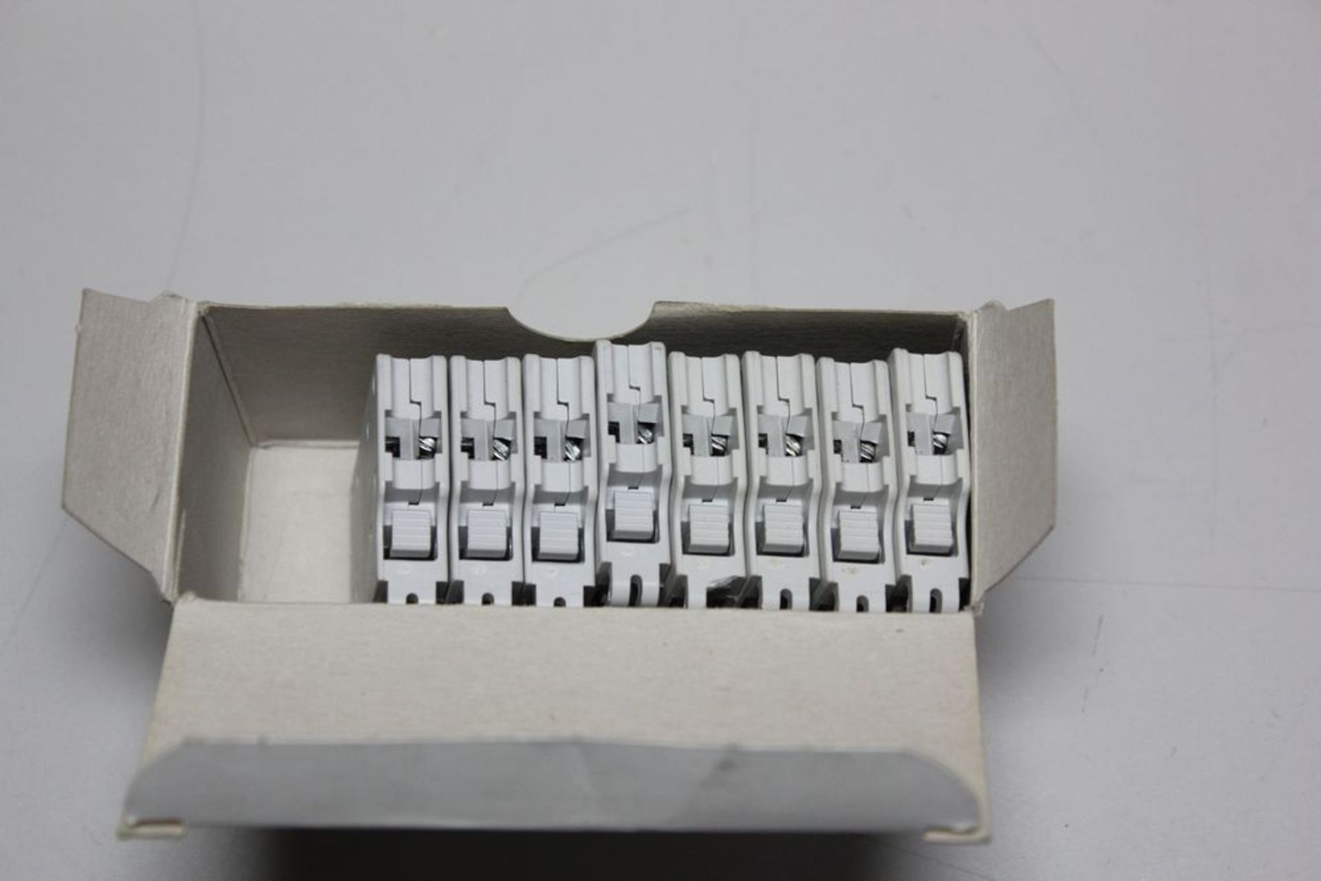 LOT OF NEW SIEMENS AUXILIARY CONTACT BLOCKS - Image 3 of 4