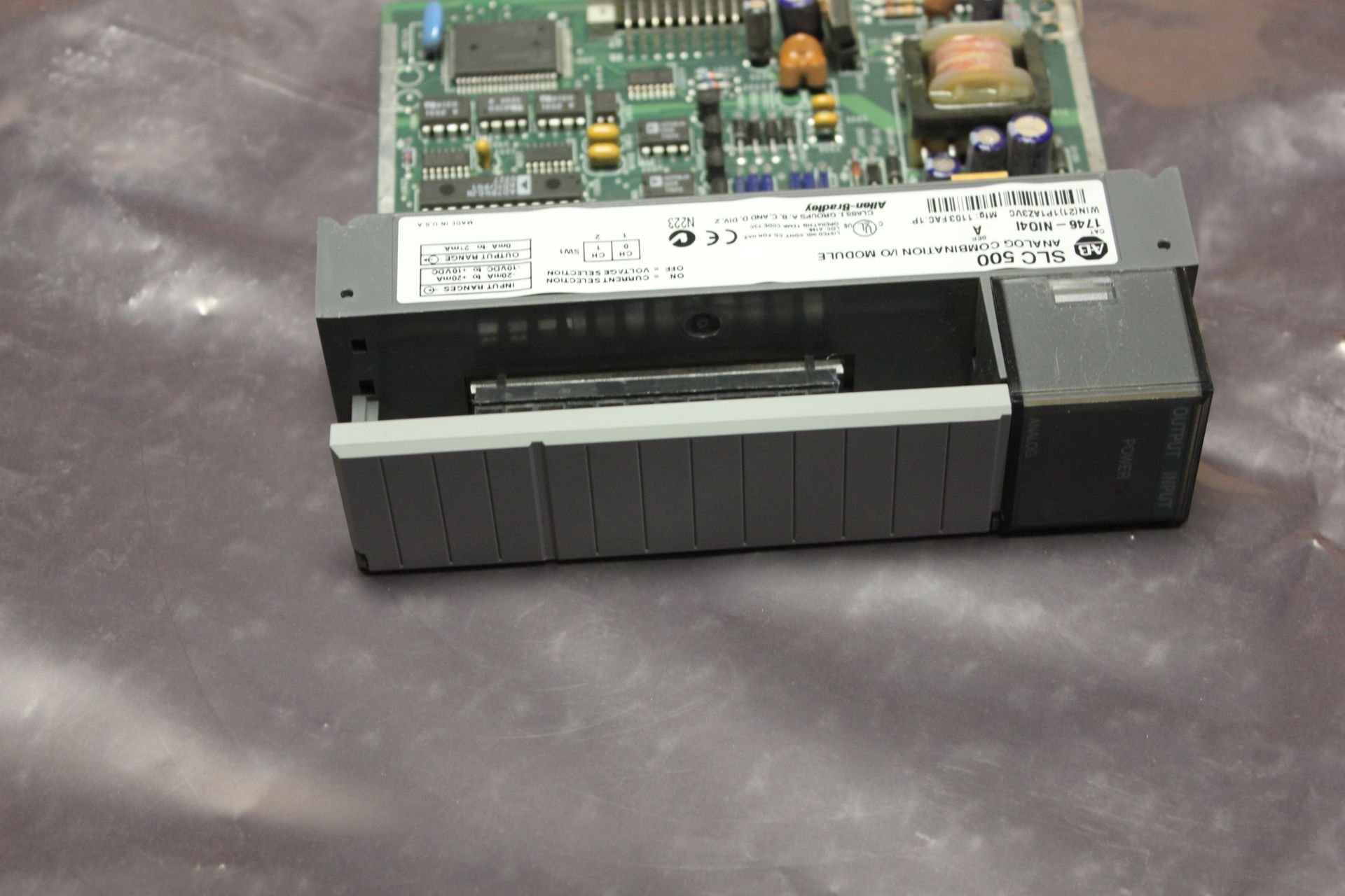 ALLEN BRADLEY ANALOG COMBO I/O MODULE - Image 2 of 3