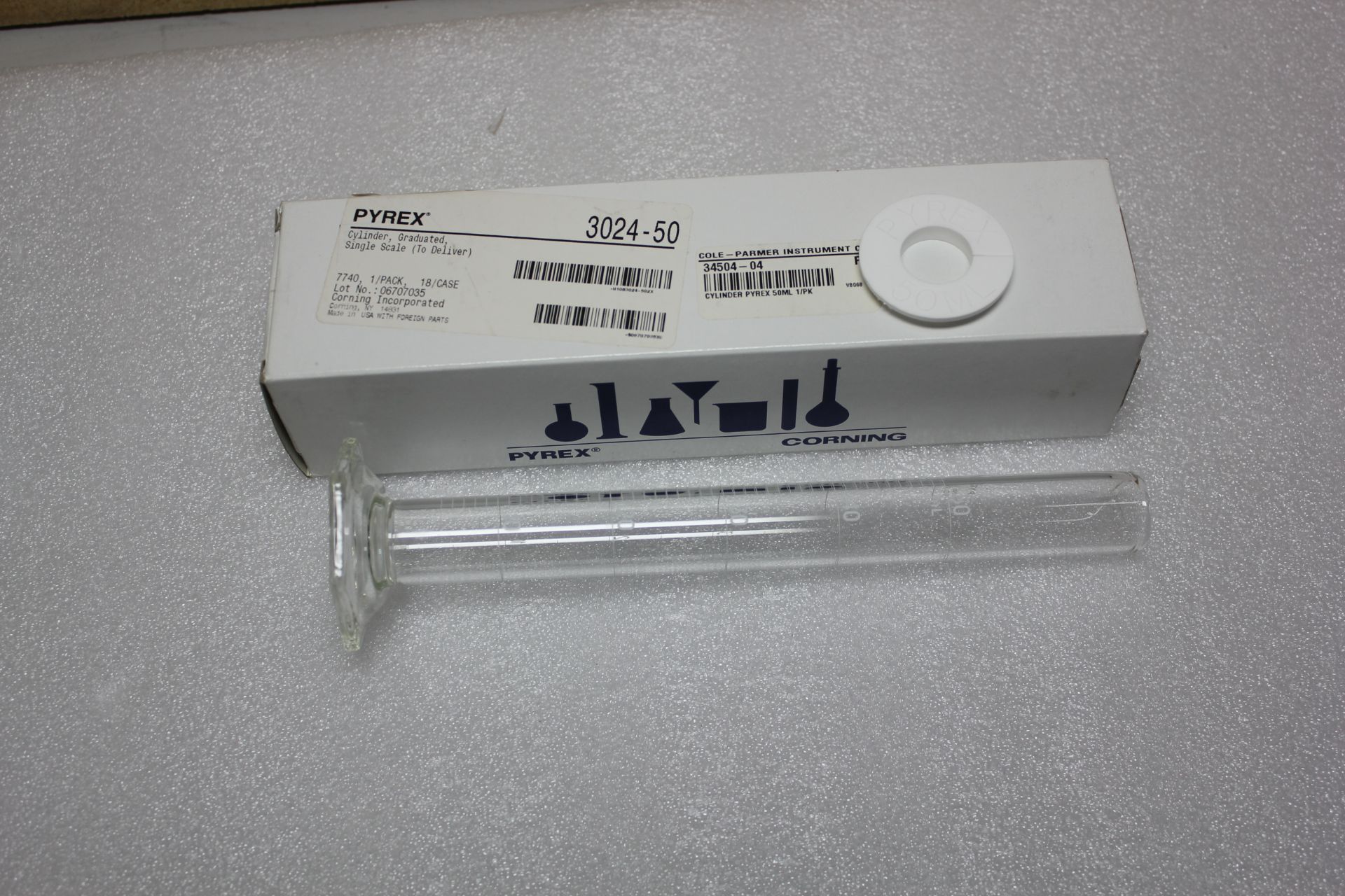 NEW PYREX 50ML GRADUATED CYLINDER LAB GLASS