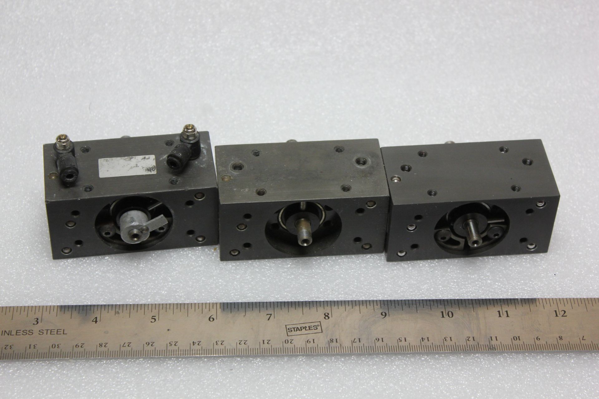 LOT OF PHD ROTARY ACTUATORS - Image 3 of 3