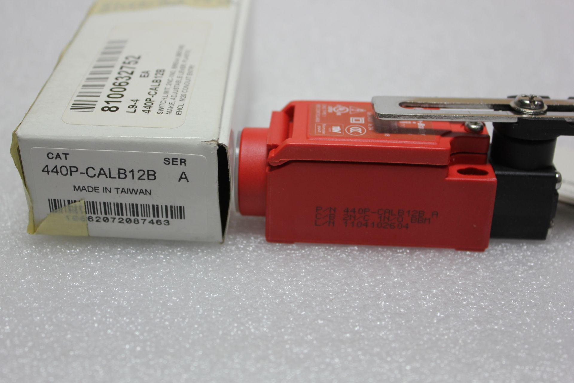 NEW ALLEN BRADLEY GUARD MASTER SAFETY LIMIT SWITCH - Image 2 of 2