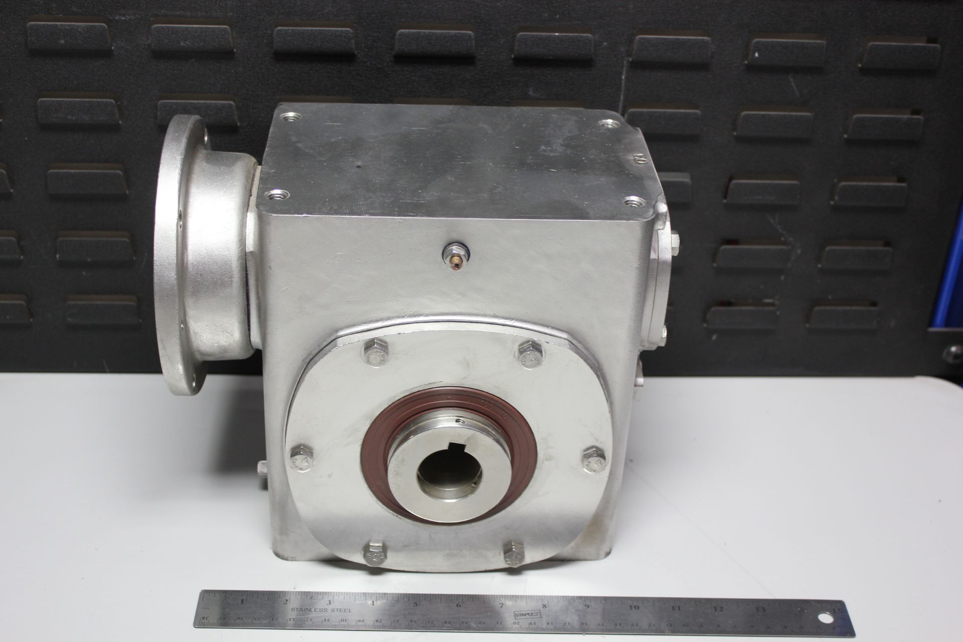 UNUSED STERLING SS WASHDOWN RIGHT ANGLE GEAR REDUCER