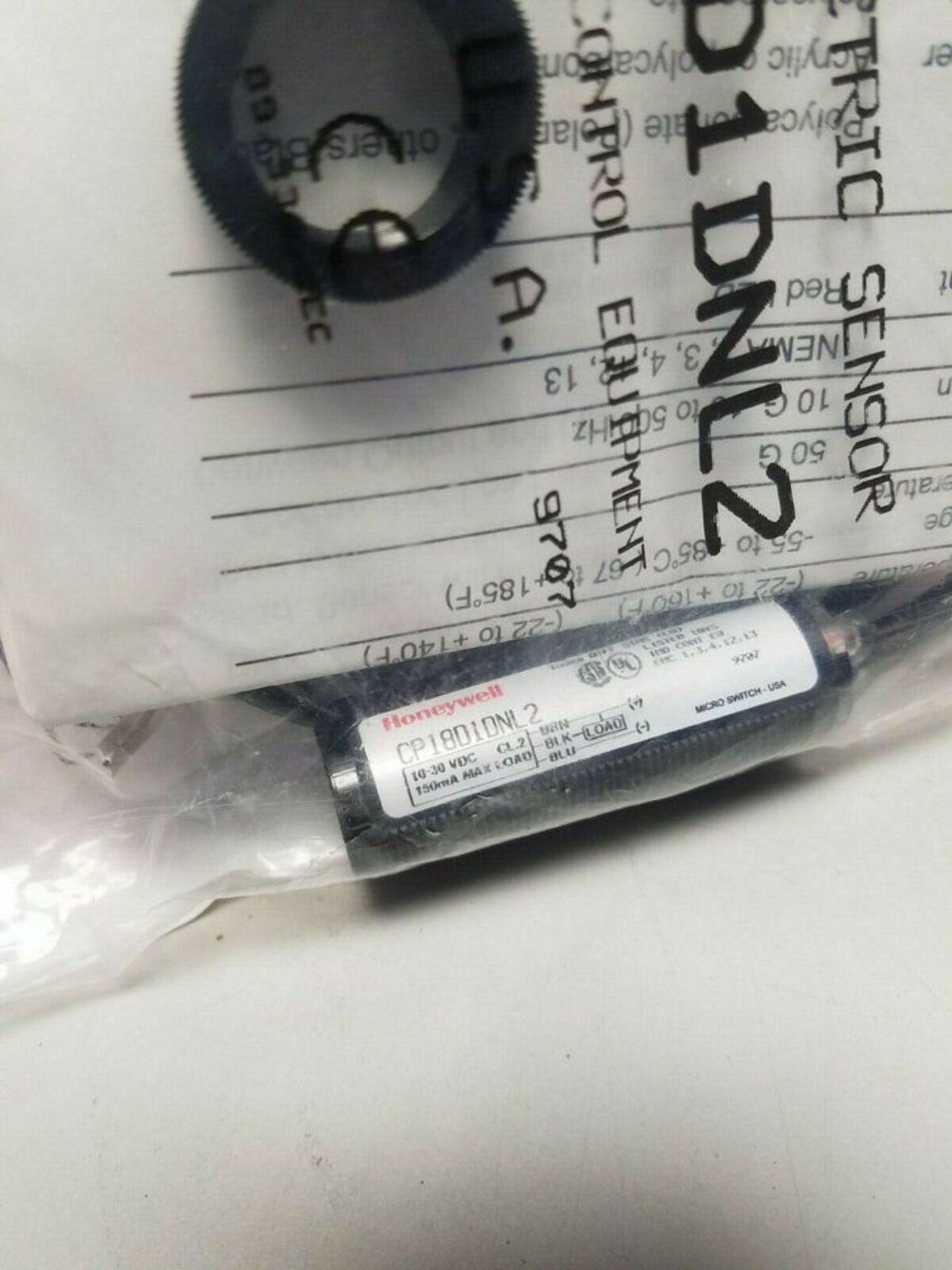 NEW Honeywell CP18D1DNL2 Photoelectric Sensor - Image 2 of 2