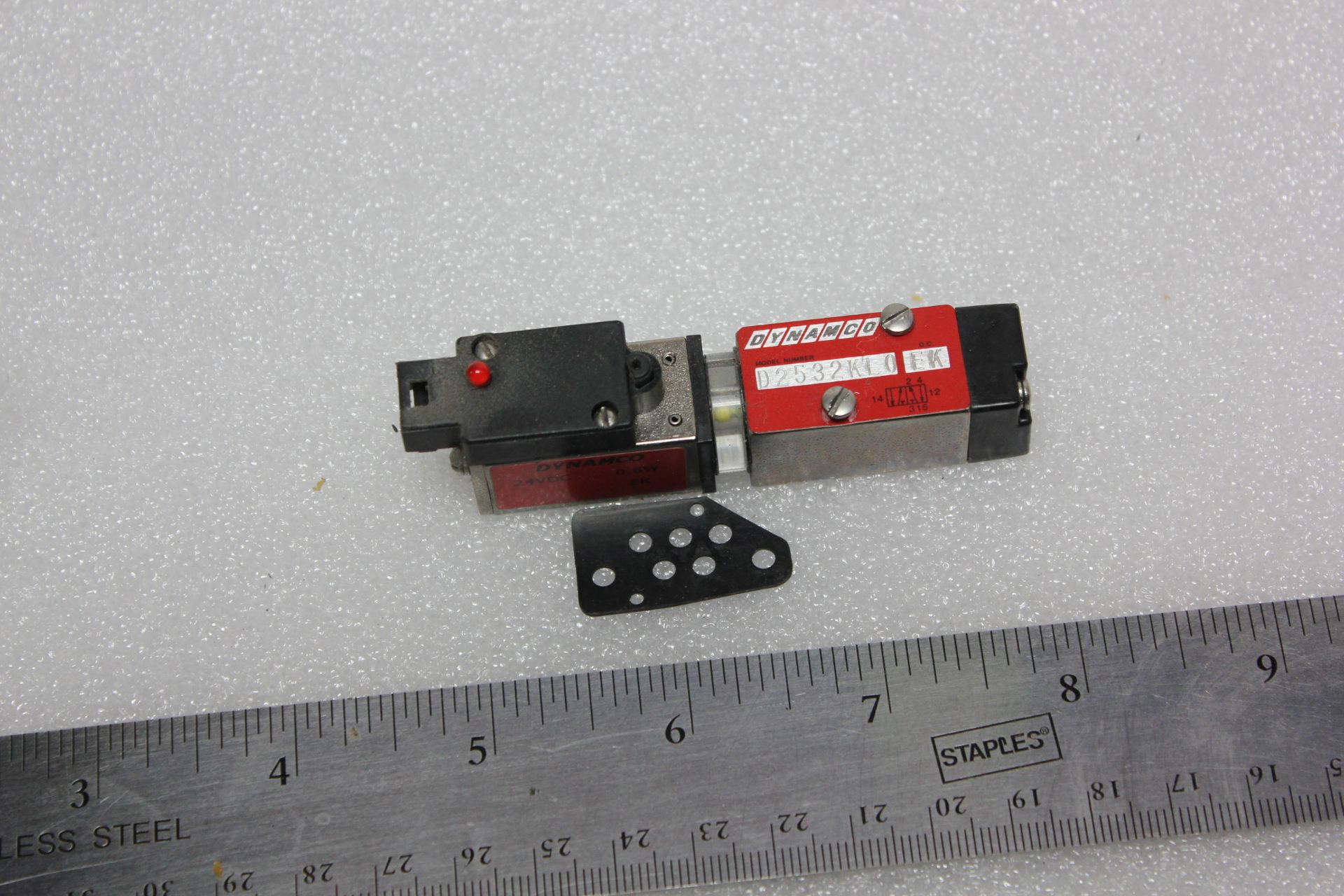 NEW DYNAMCO SOLENOID VALVE - Image 2 of 2