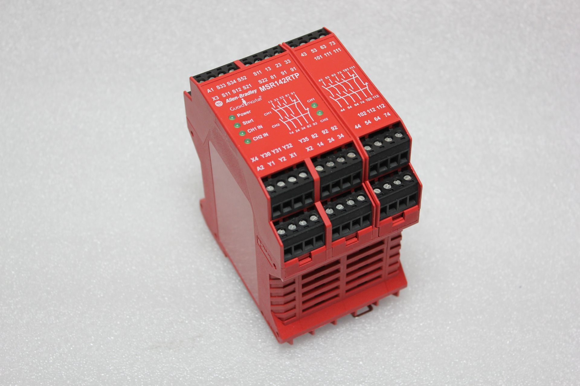 ALLEN BRADLEY SAFETY RELAY