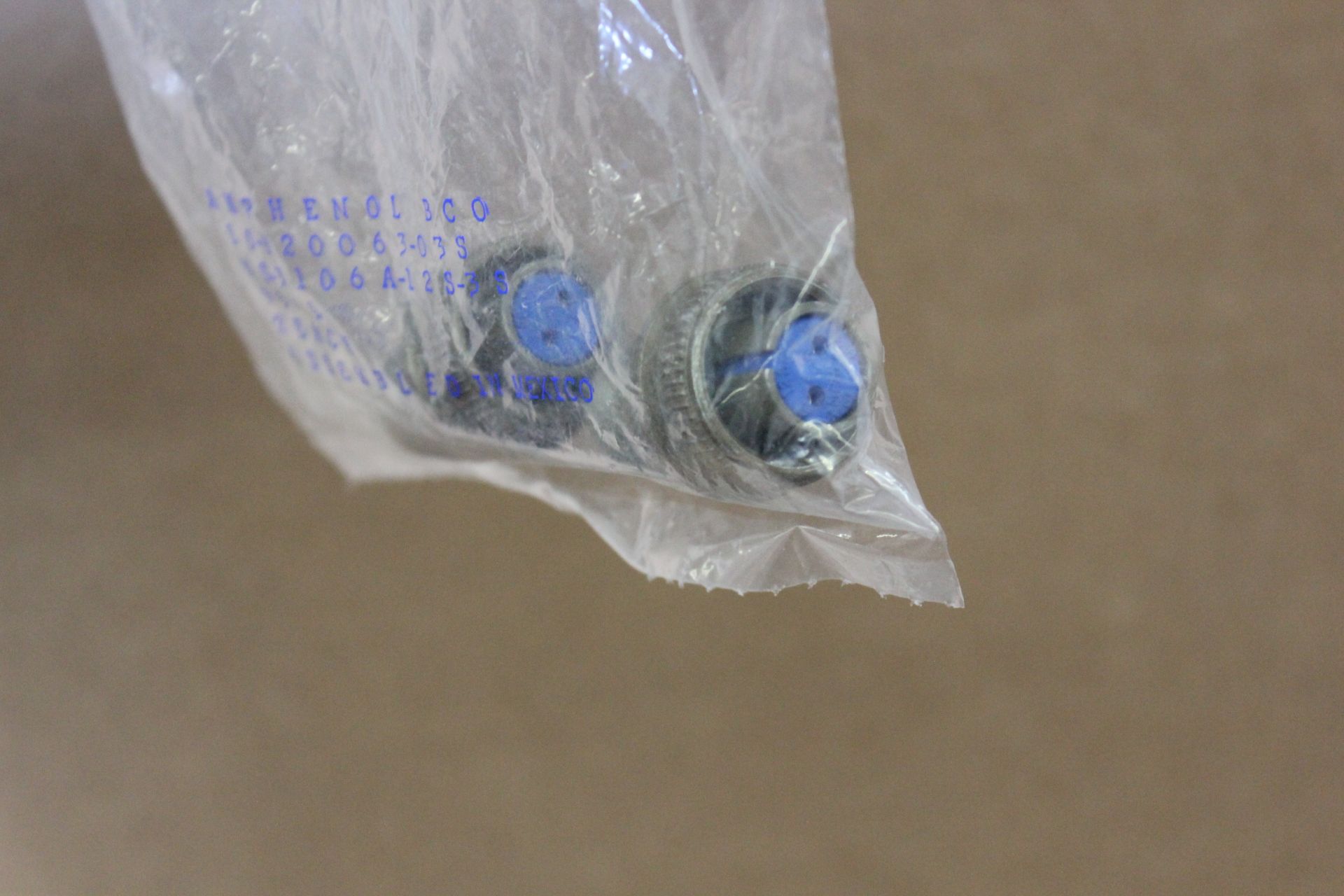 LOT OF NEW AMPHENOL MILITARY SPEC CONNECTORS - Image 5 of 8