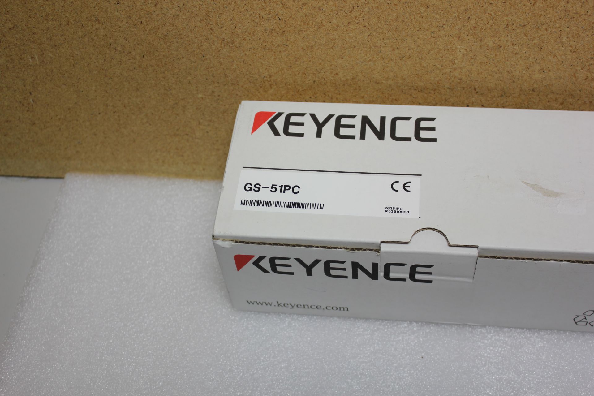 NEW KEYENCE SAFETY INTERLOCK SWITCH AND CABLE - Image 2 of 7