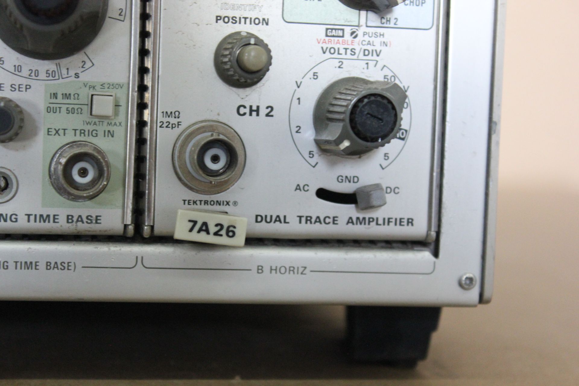 TEKTRONIX OSCILLOSCOPE - Image 6 of 8