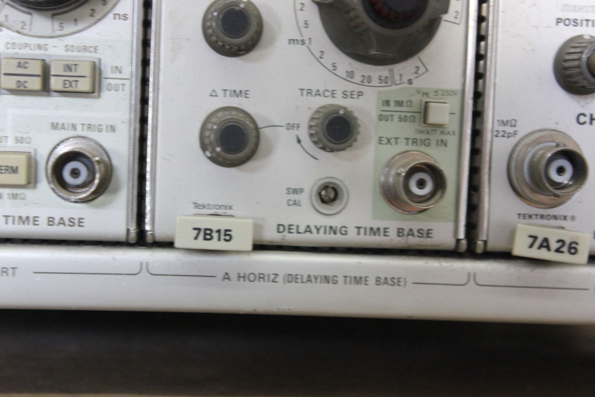 TEKTRONIX OSCILLOSCOPE - Image 5 of 8