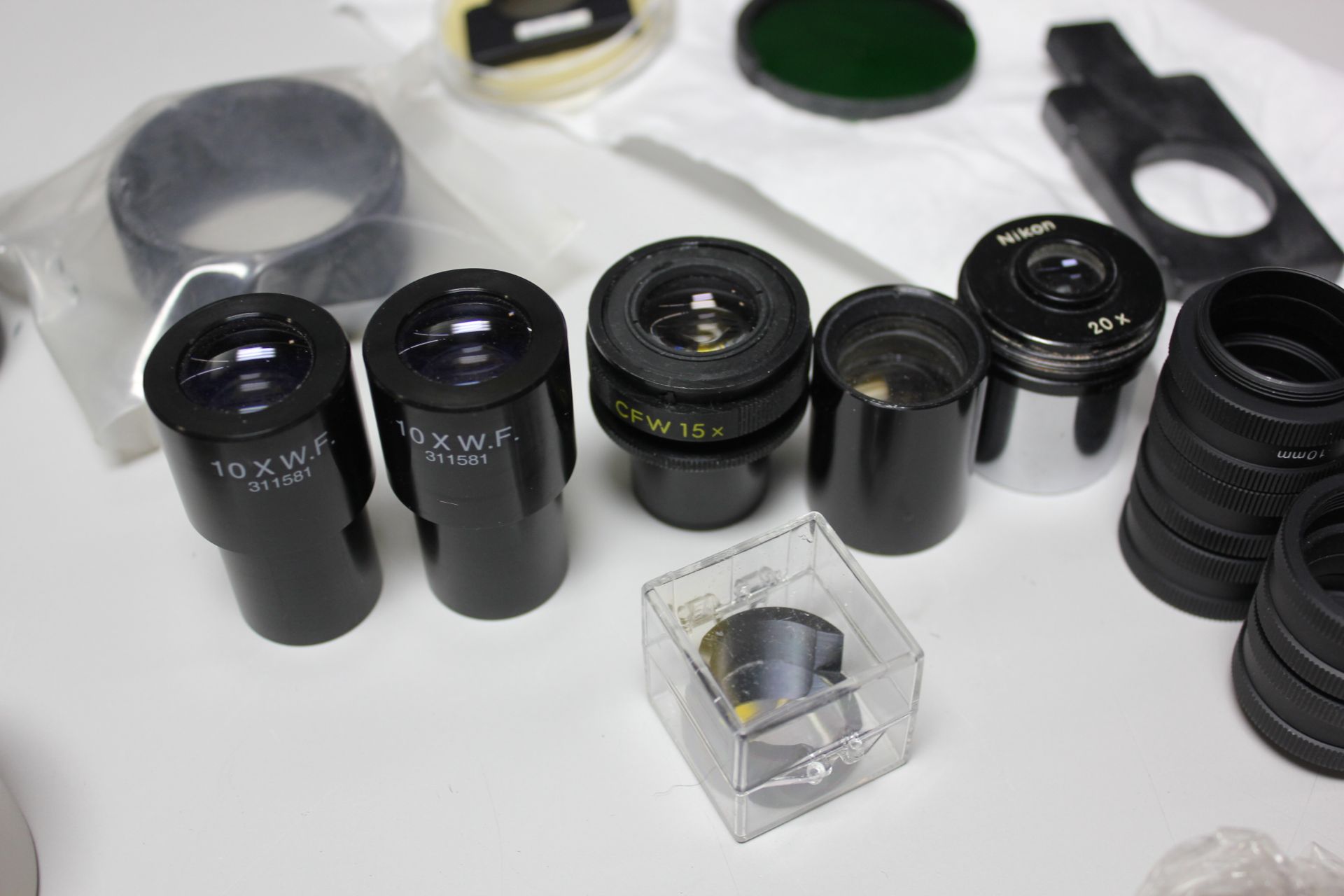 LOT OF MICROSCOPE ACCESSORIES - Image 8 of 11