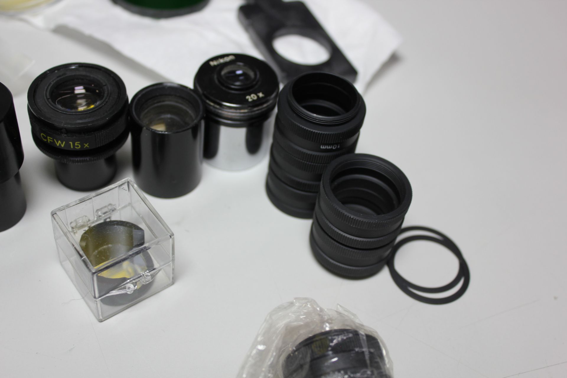 LOT OF MICROSCOPE ACCESSORIES - Image 7 of 11