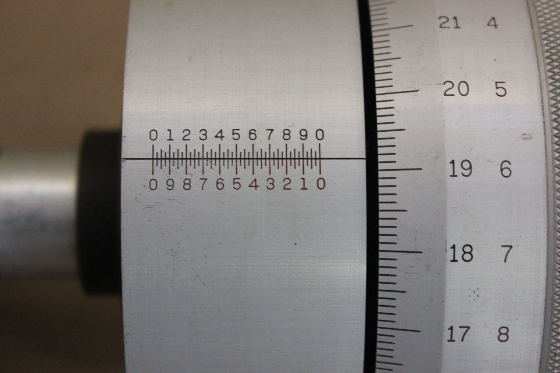 BROWN & SHARPE LARGE MICROMETER HEAD - Image 4 of 4