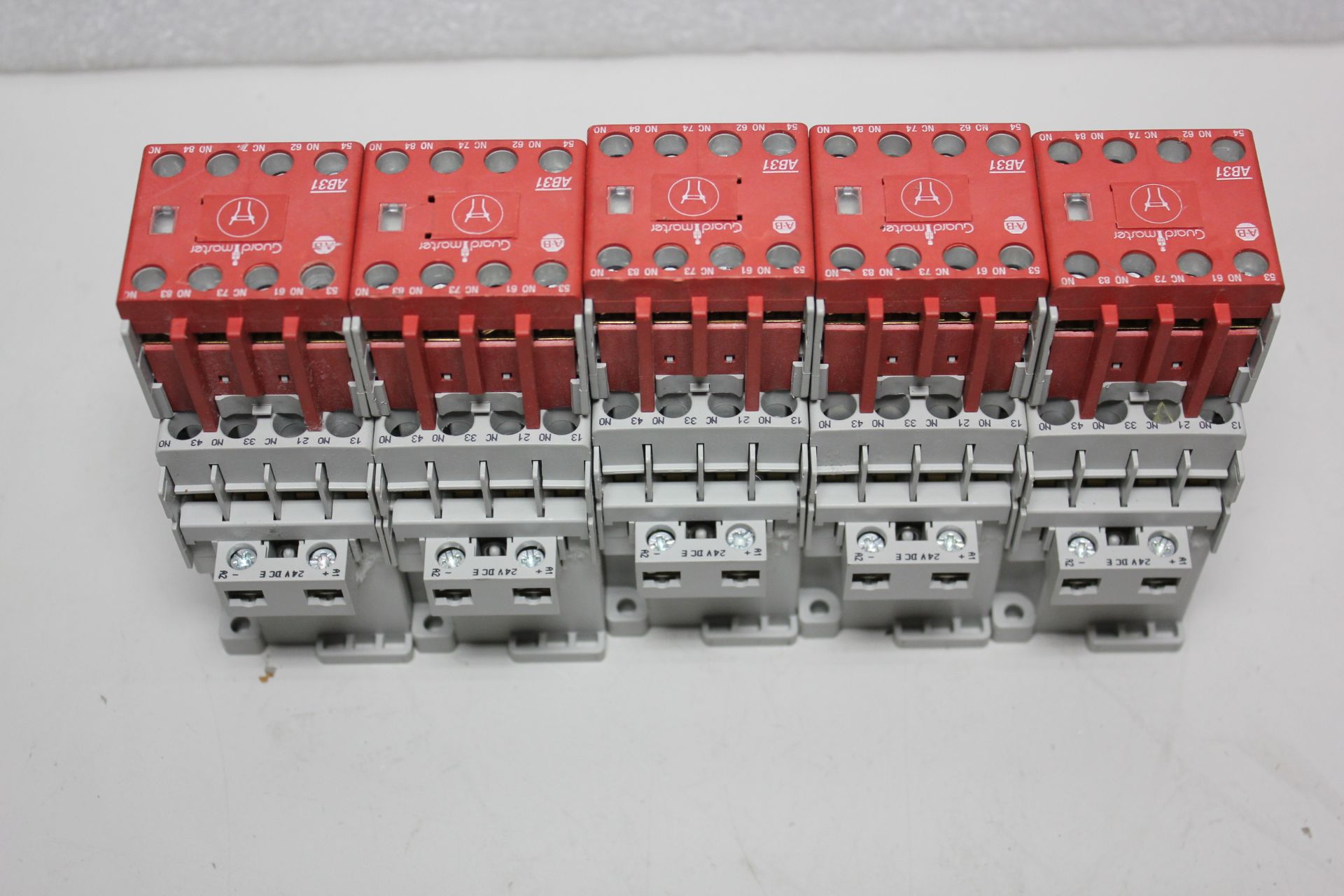 LOT OF ALLEN BRADLEY GUARTMASTER SAFETY CONTACTORS - Image 2 of 4