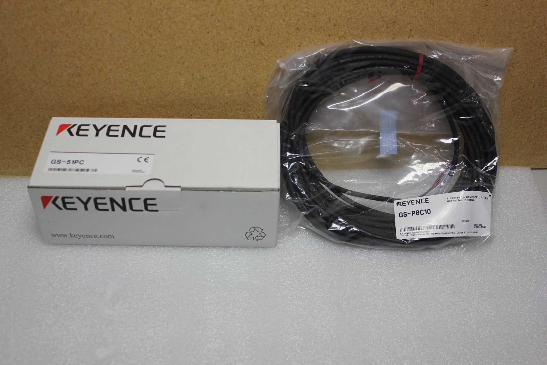 NEW KEYENCE SAFETY INTERLOCK SWITCH AND CABLE