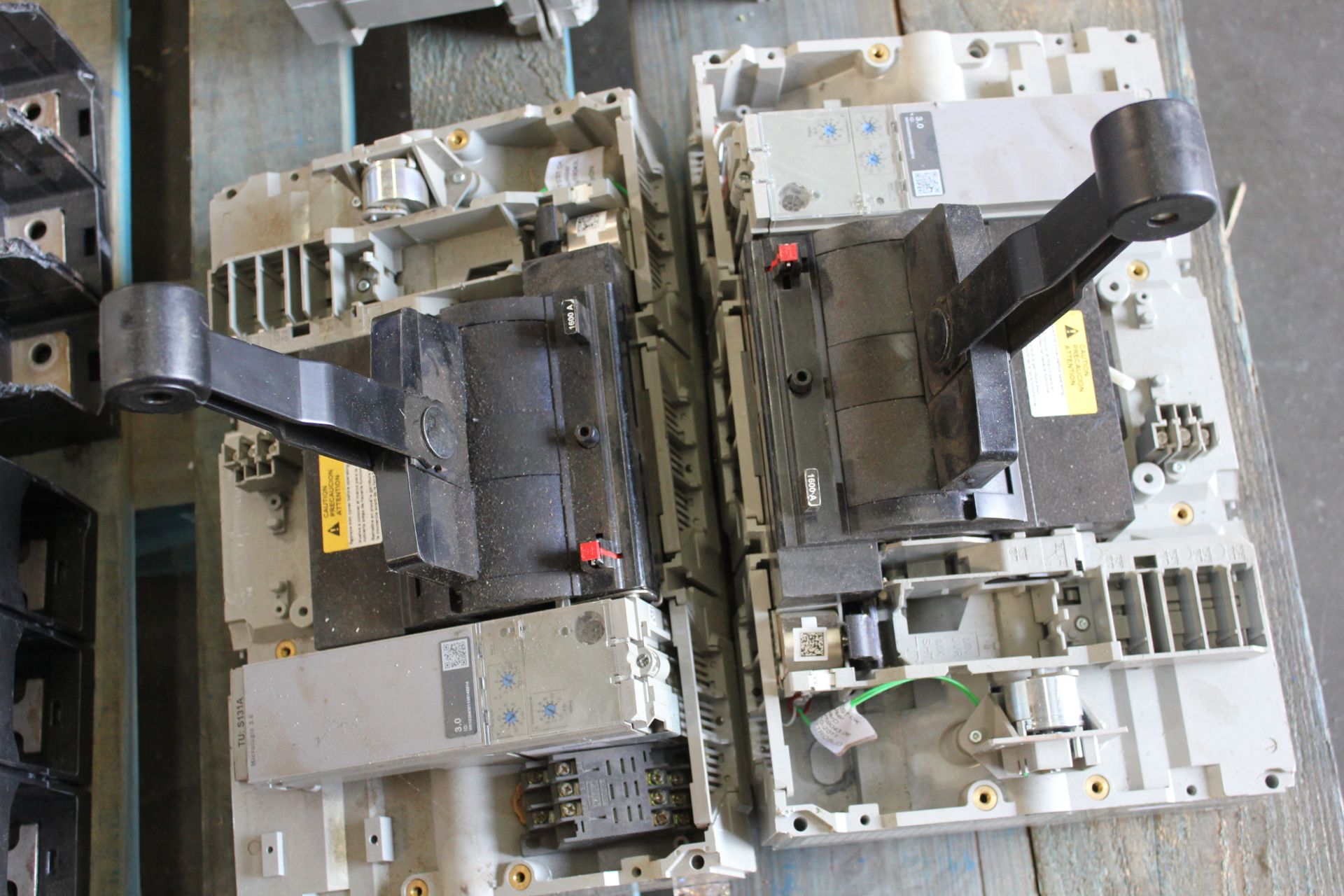 PALLET OF 8 SQUARE D AND SCHNEIDER CIRCUIT BREAKERS - Image 6 of 6