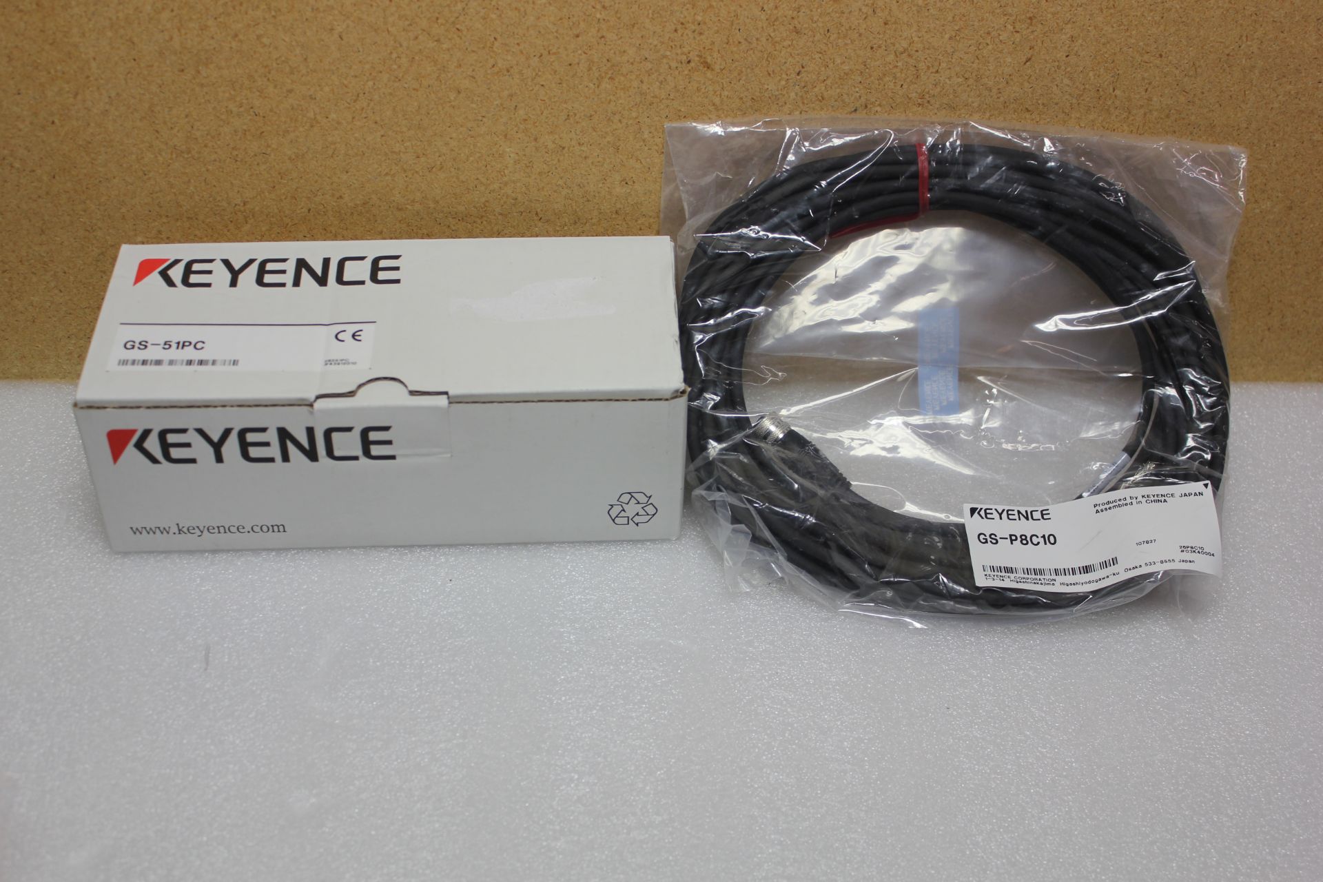 NEW KEYENCE SAFETY INTERLOCK SWITCH AND CABLE