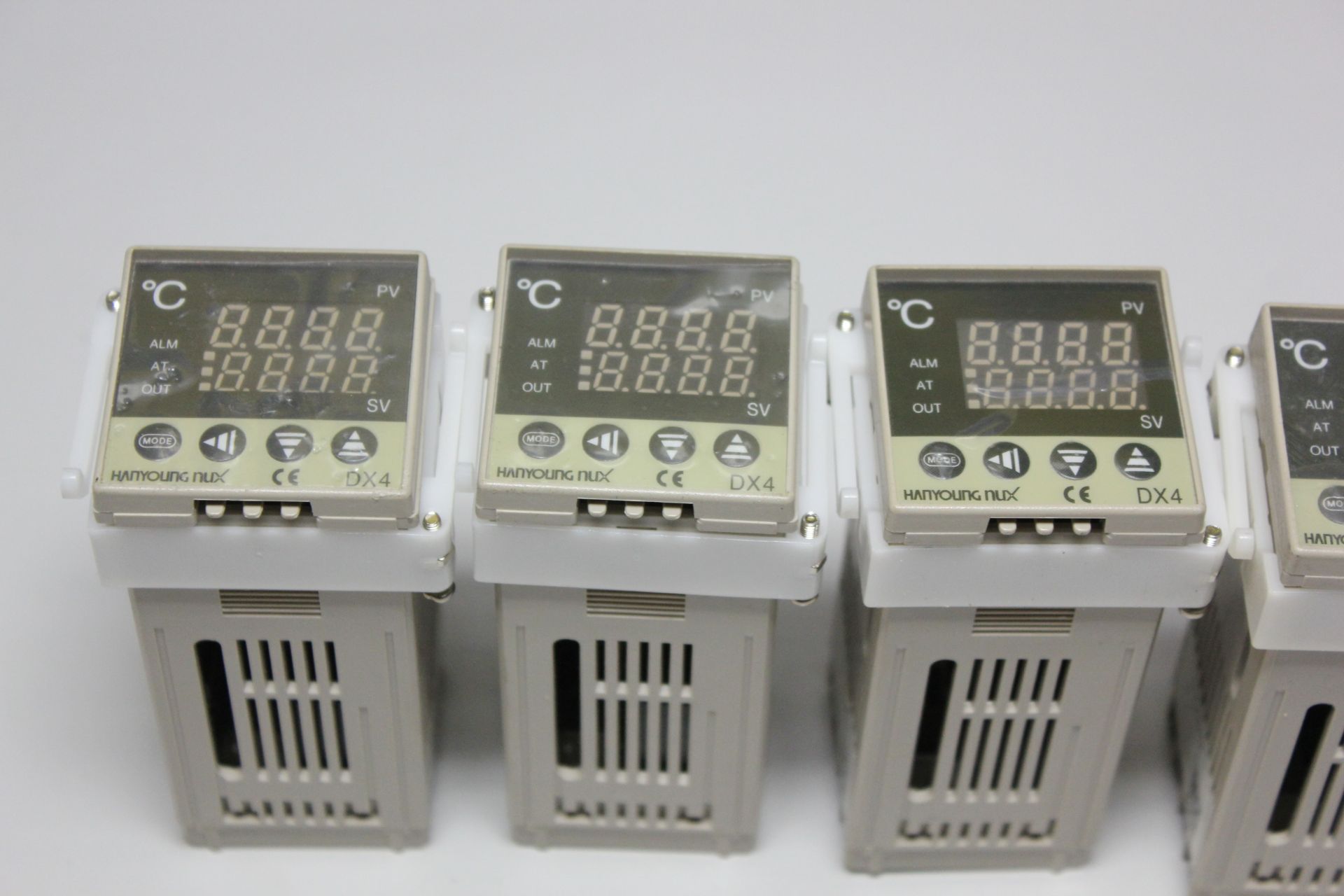 LOT OF HANYOUNG TEMPERATURE CONTROLLERS - Image 2 of 8