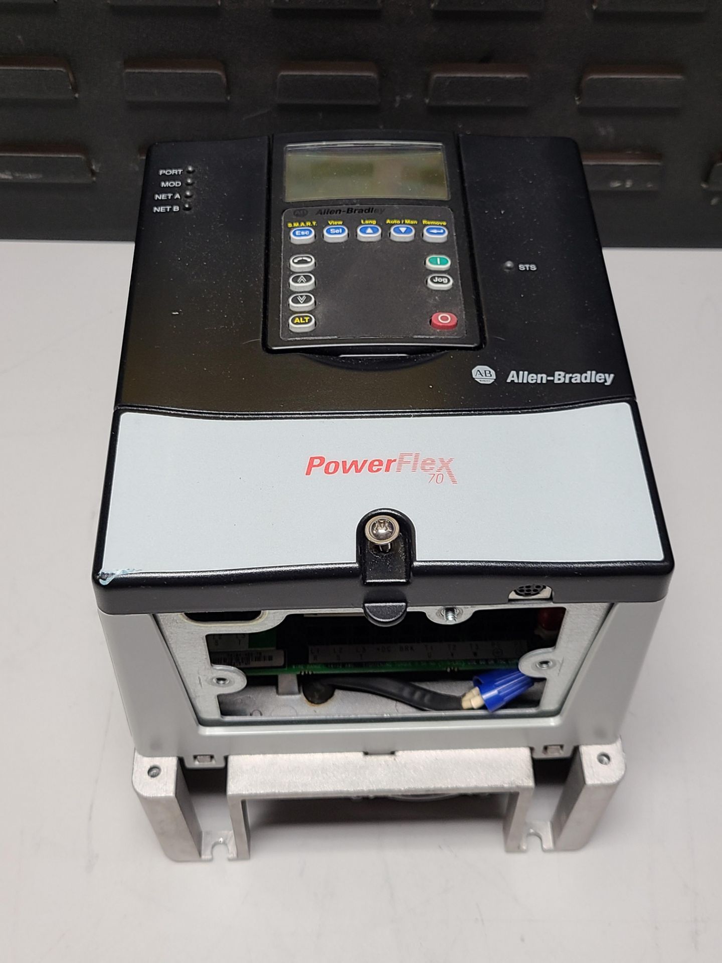 ALLEN BRADLEY POWERFLEX 70 5HP AC DRIVE