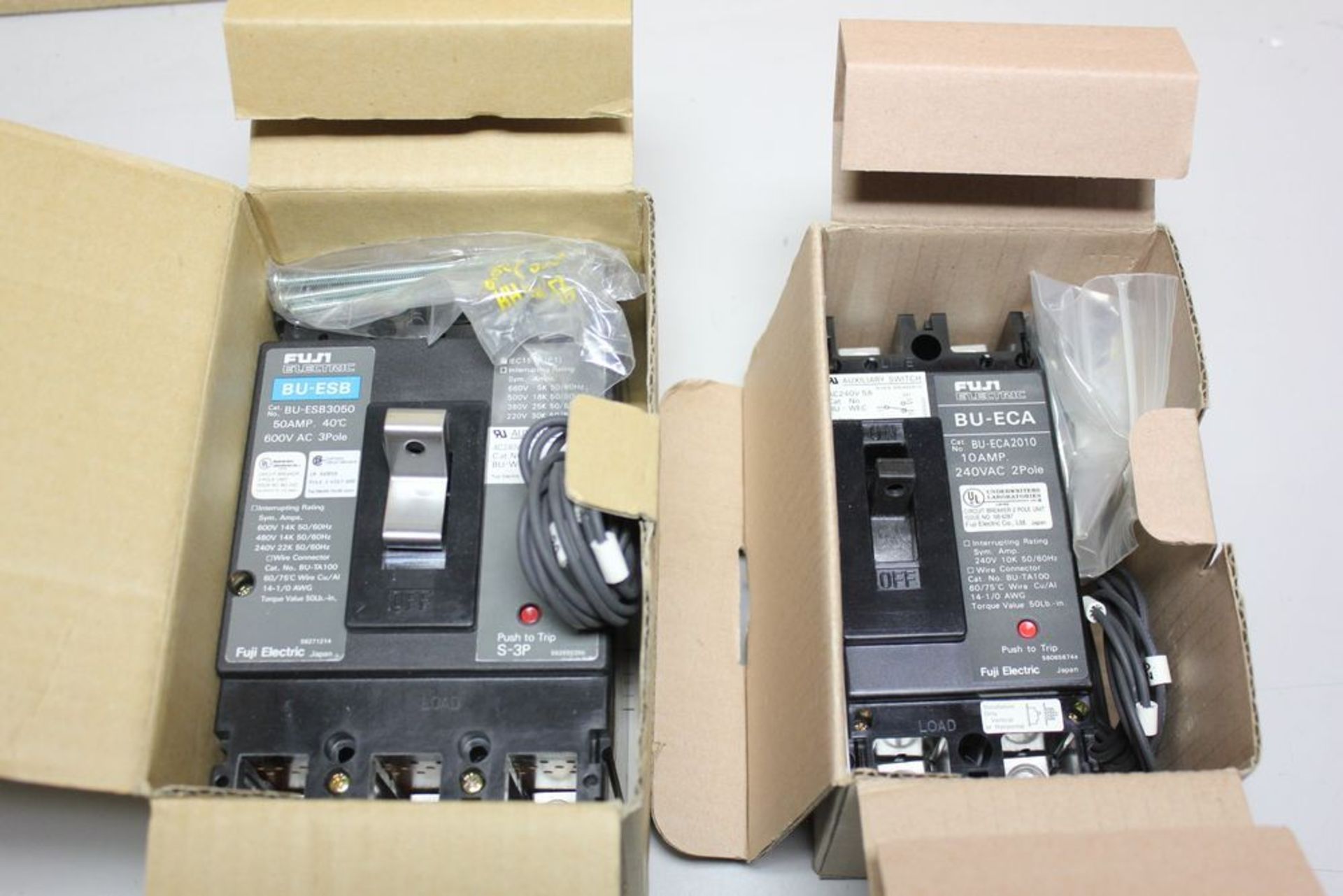 LOT OF NEW FUJI INDUSTRIAL CIRCUIT BREAKERS - Image 2 of 2