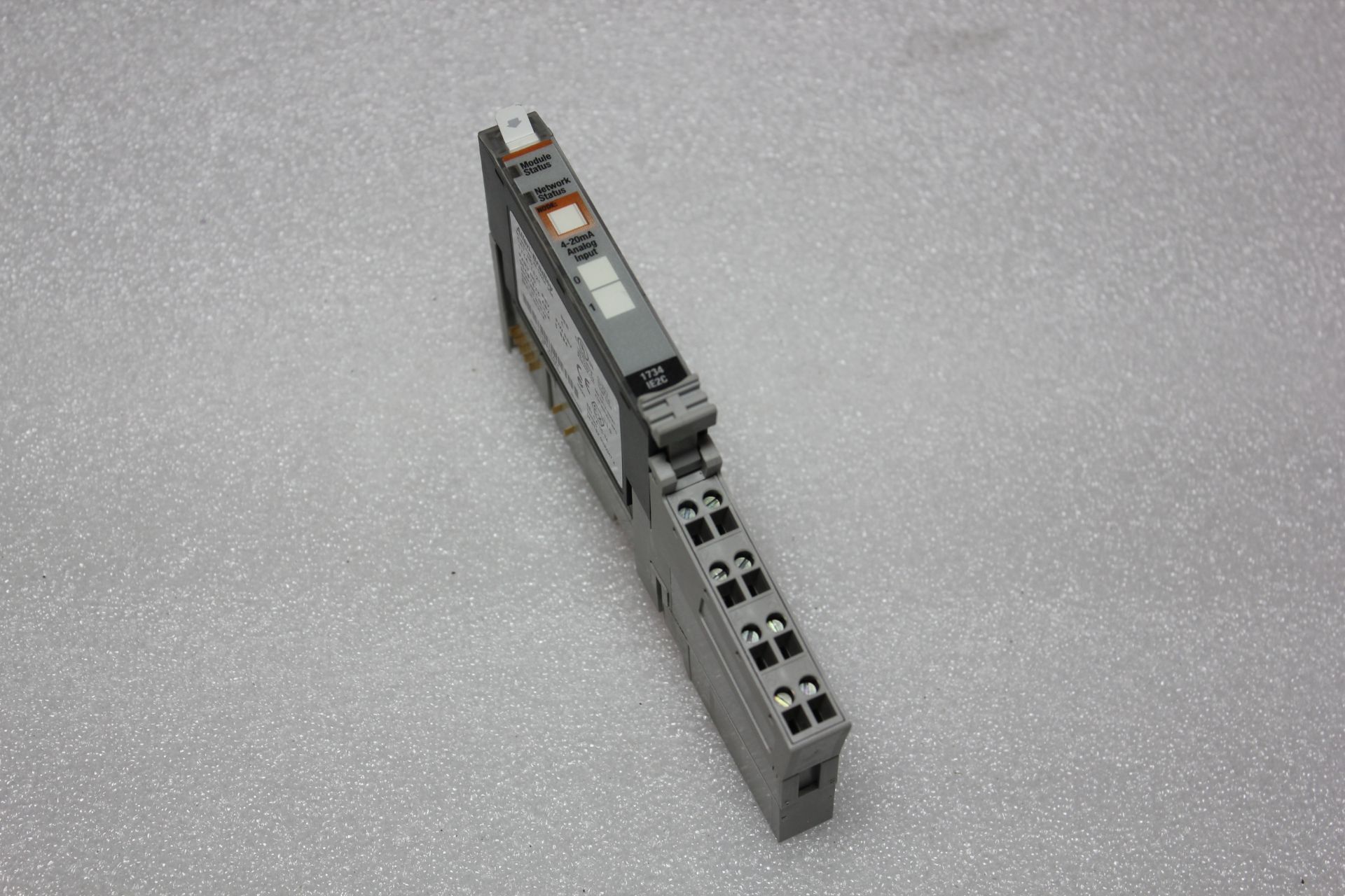 ALLEN BRADLEY POINT I/O MODULE WITH CARRIER