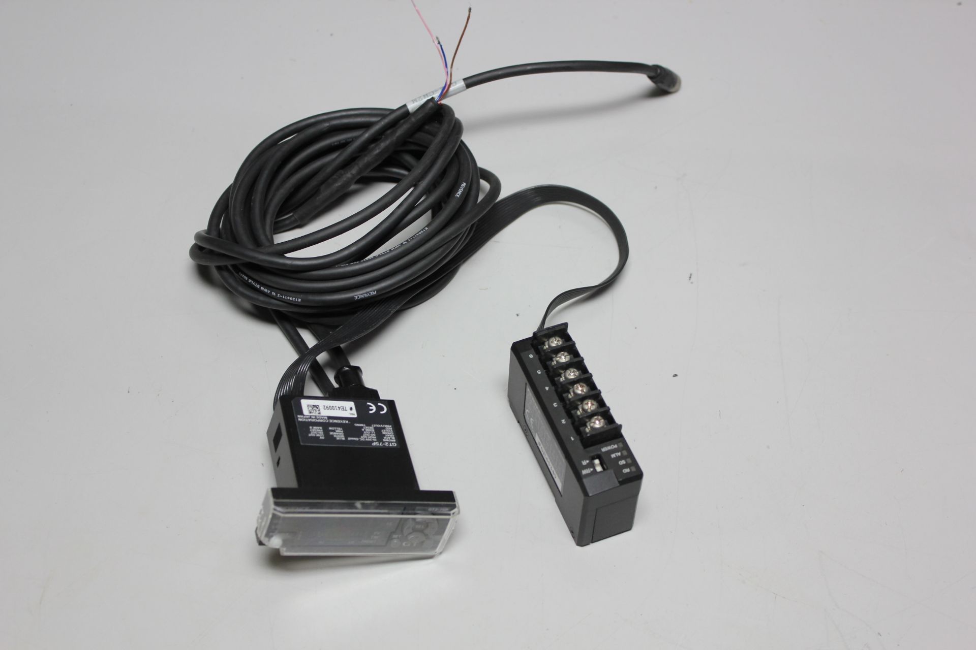 KEYENCE SENSOR AMPLIFIER & COMM MODULE