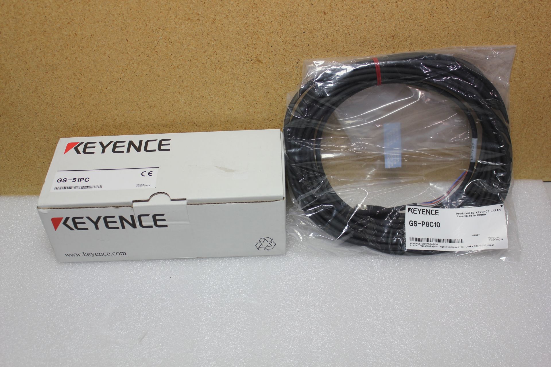 NEW KEYENCE SAFETY INTERLOCK SWITCH AND CABLE