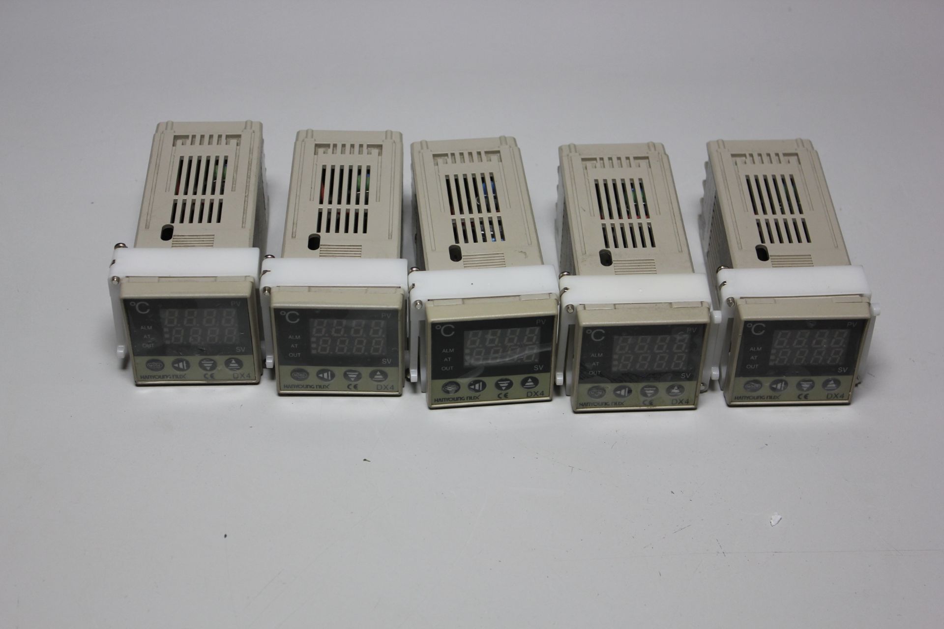LOT OF HANYOUNG TEMPERATURE CONTROLLERS