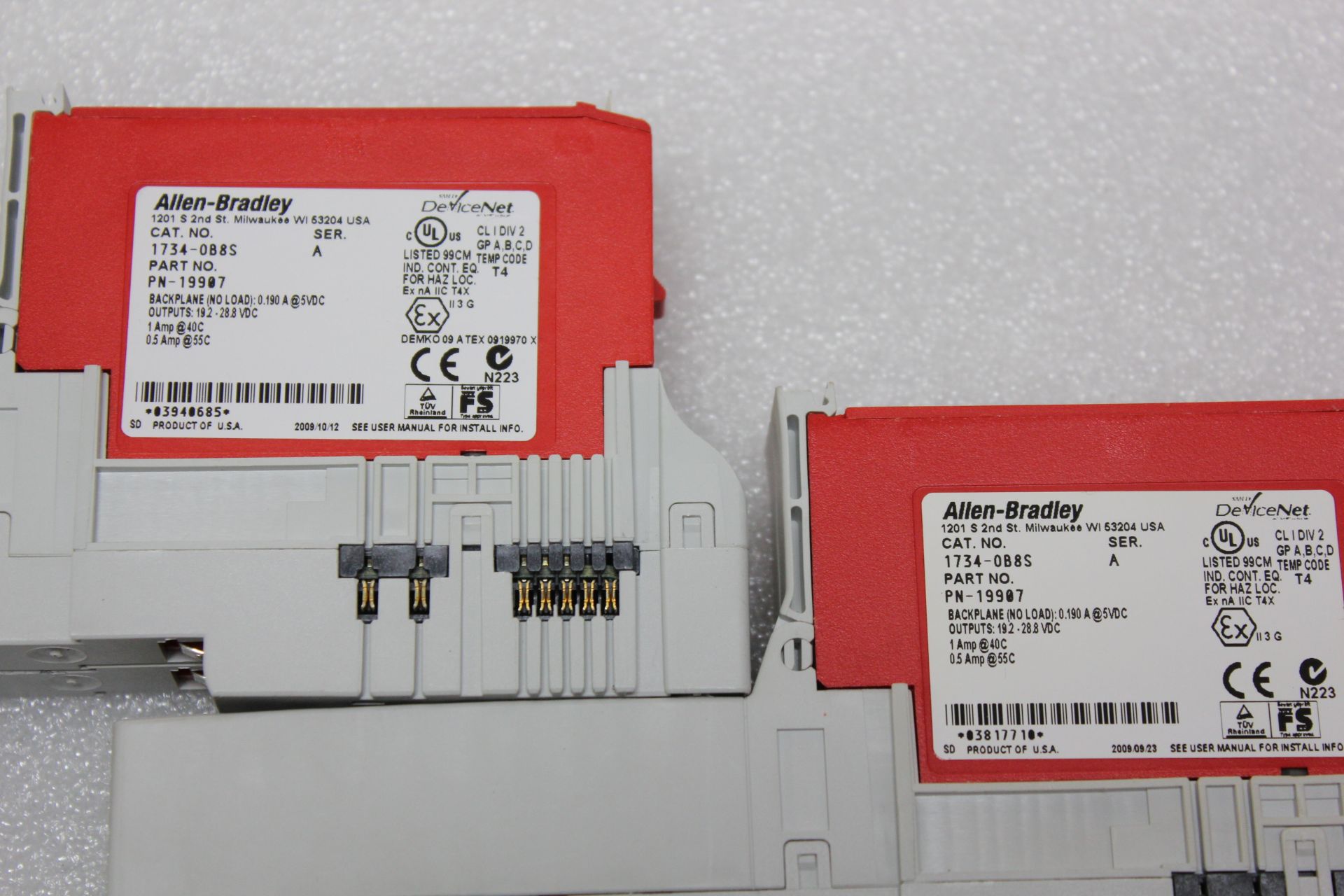 LOT OF ALLEN BRADLEY POINT I/O MODULES WITH CARRIERS - Image 3 of 4