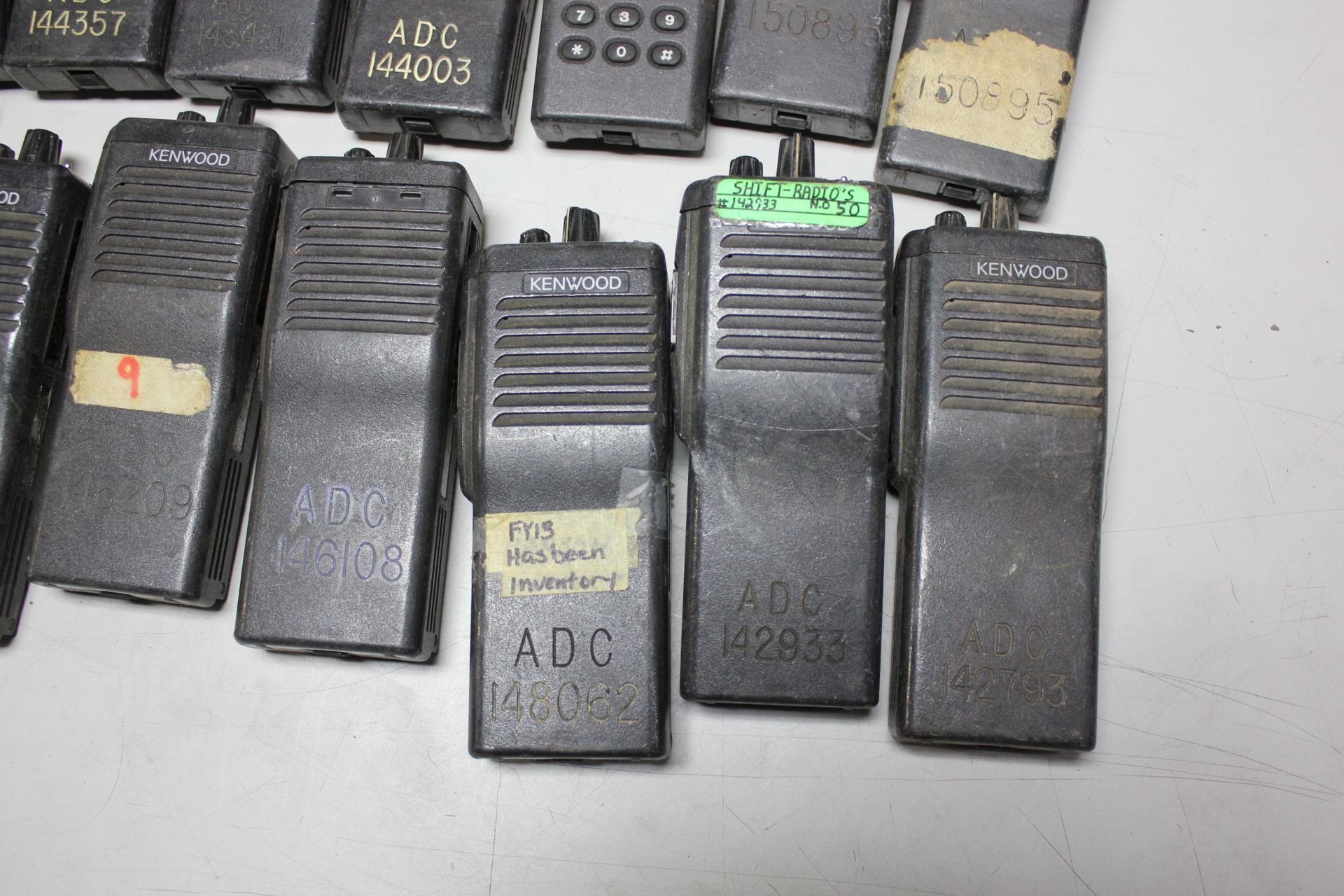 LOT OF KENWOOD HAND HELD TRANSCEIVER RADIOS & BATTERIES - Image 16 of 41