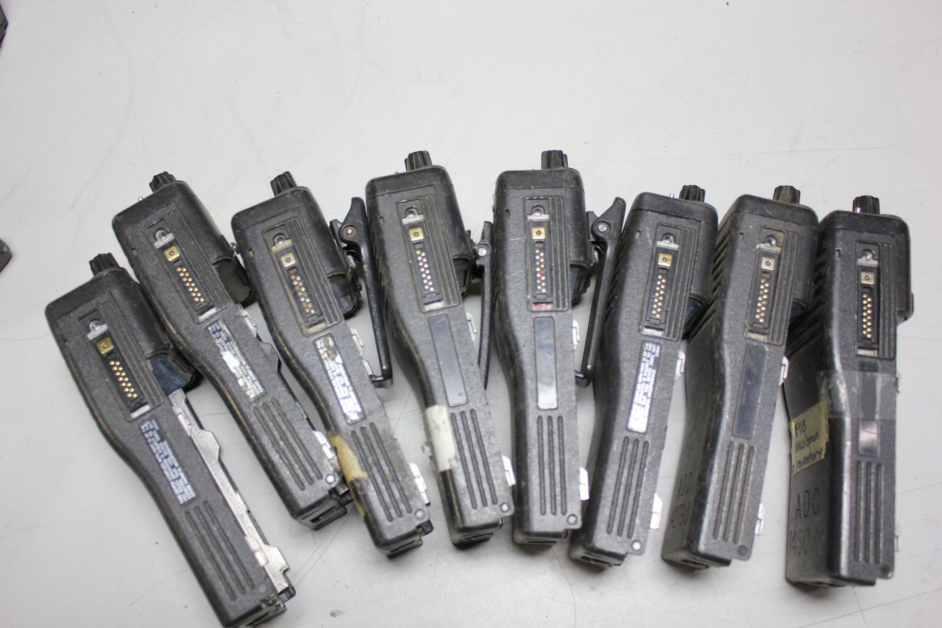 LOT OF KENWOOD HAND HELD TRANSCEIVER RADIOS & BATTERIES - Image 38 of 41