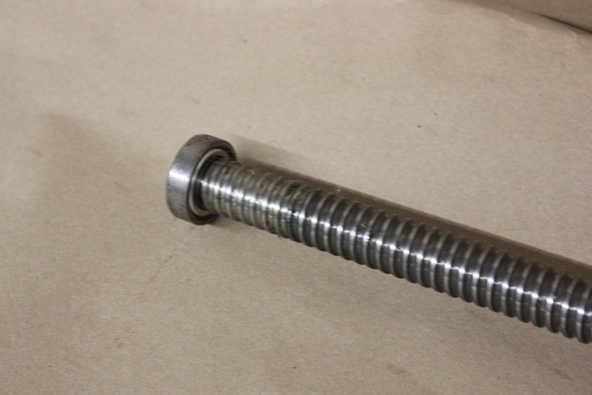 HAN SAN ISSOKU BALL SCREW WITH NUT - Image 2 of 7